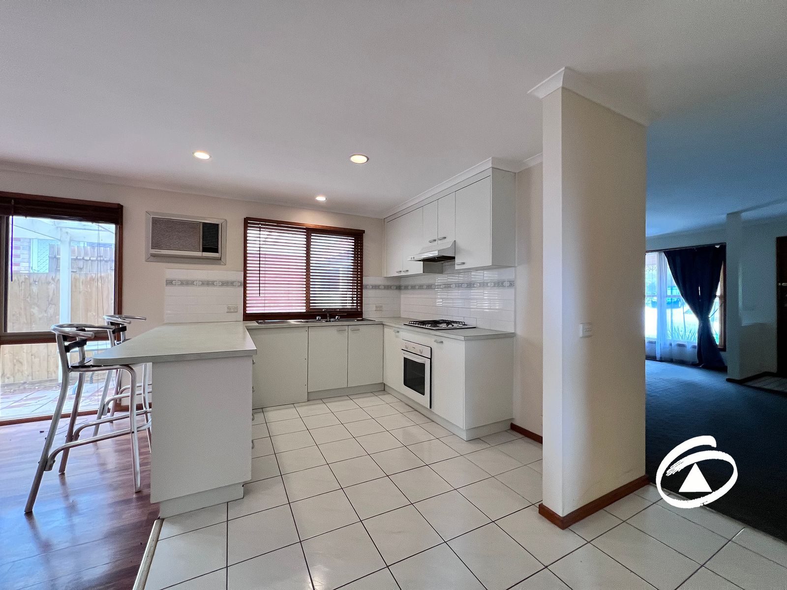 33 Leonard Avenue, Berwick VIC 3806, Berwick - Thumbnail 4