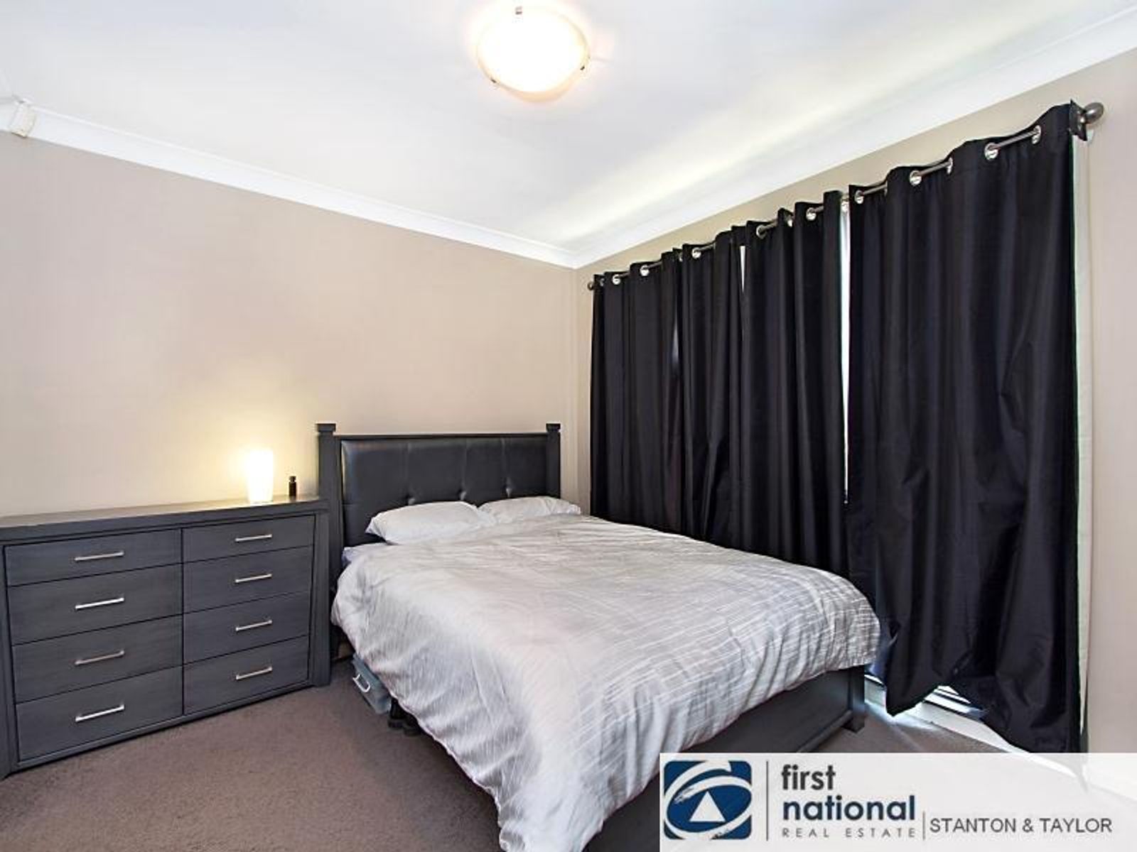 9 Hillside Circuit, Cranebrook - Thumbnail 2