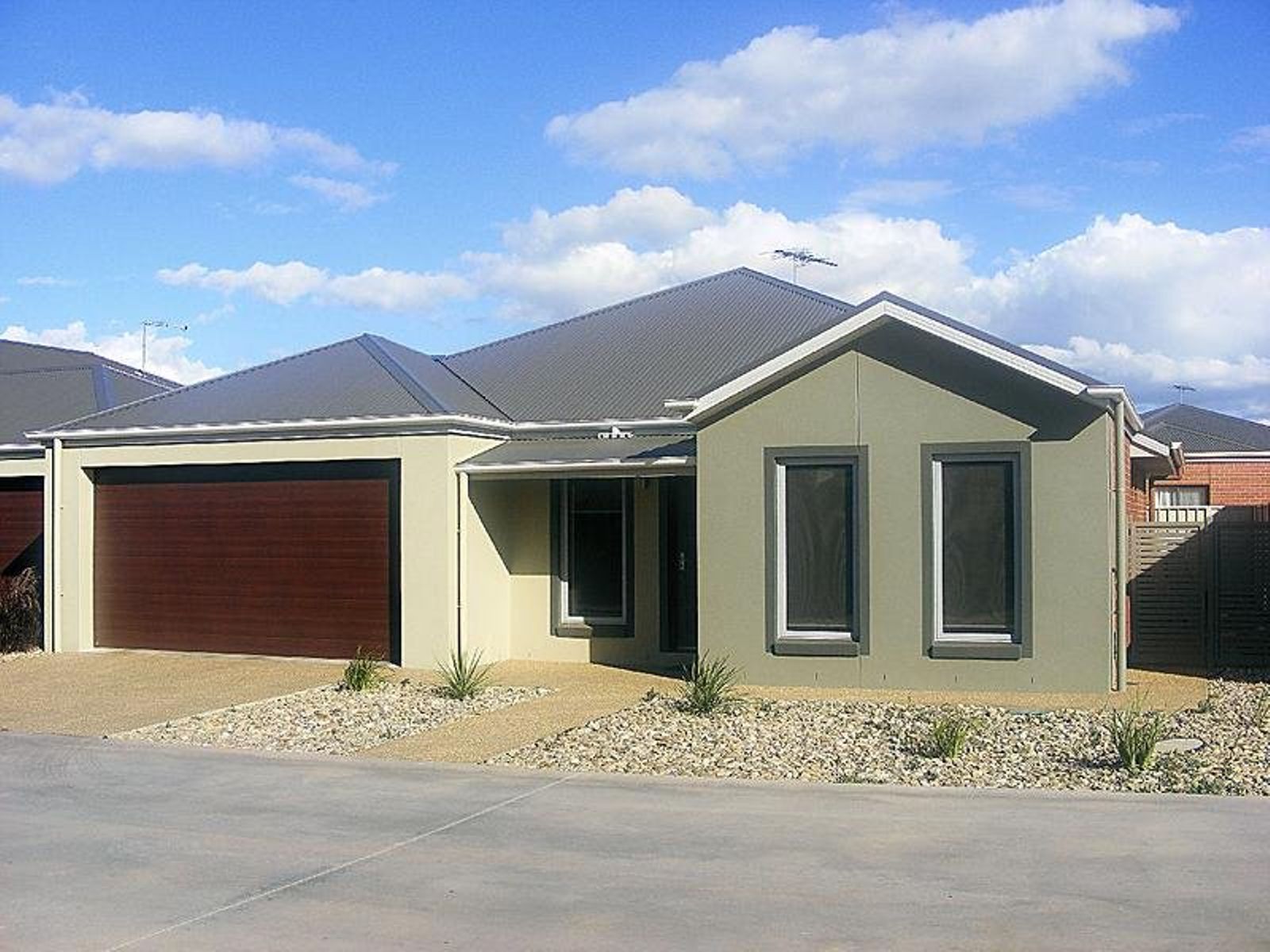 2/8 John Monash Boulevard