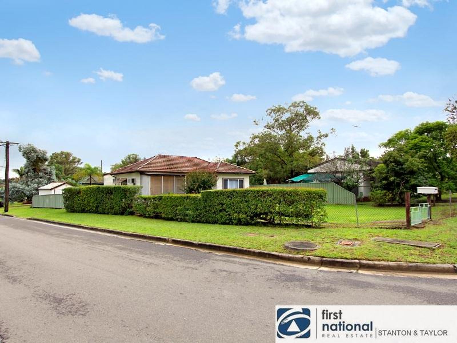 37 Elizabeth Crescent, Kingswood - Thumbnail 7