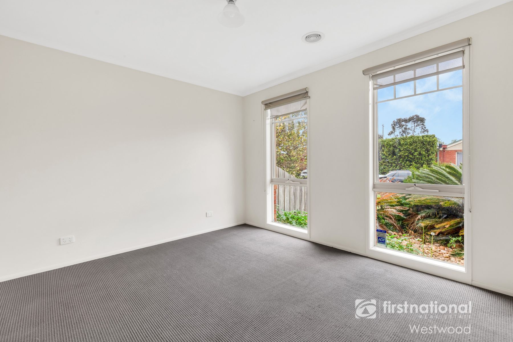 24 Fiona Court, Werribee VIC 3030, Werribee - Thumbnail 2