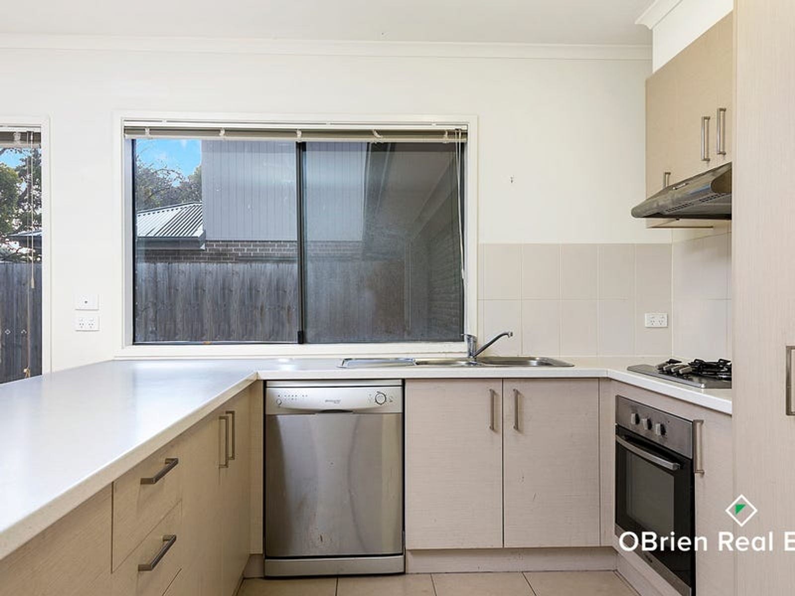2/27 Ruby Joy Drive, Somerville, VIC 3912, Somerville - Thumbnail 3