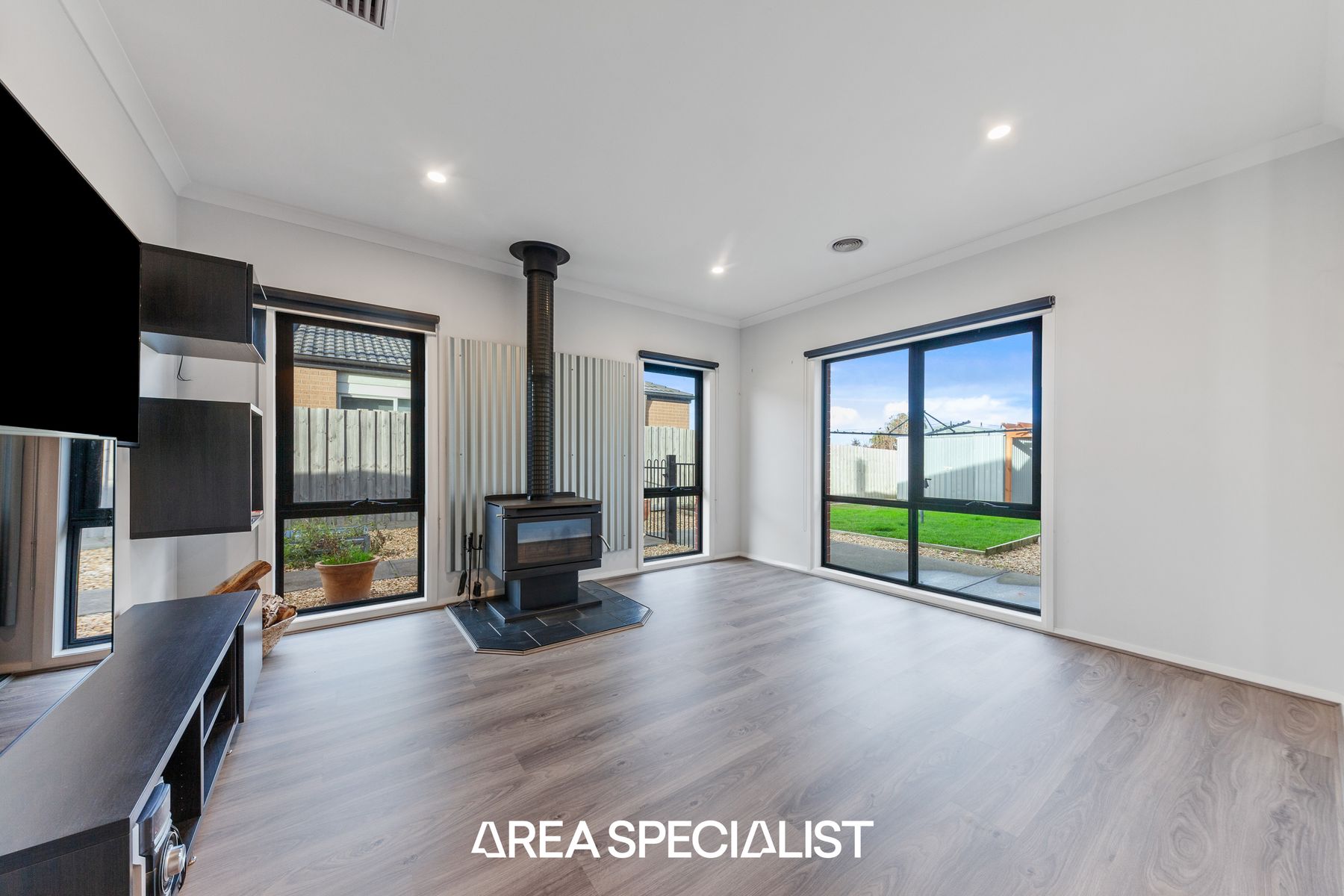 65 Diamond Drive, Koo Wee Rup, VIC 3981, Koo Wee Rup - Thumbnail 3