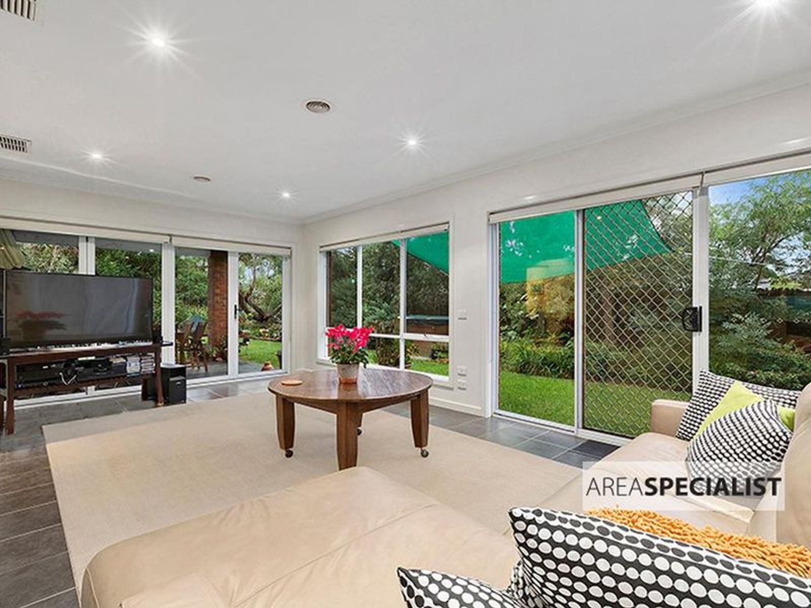 2 Hidden Grove Boulevard, Keysborough, VIC 3173, Keysborough - Thumbnail 3
