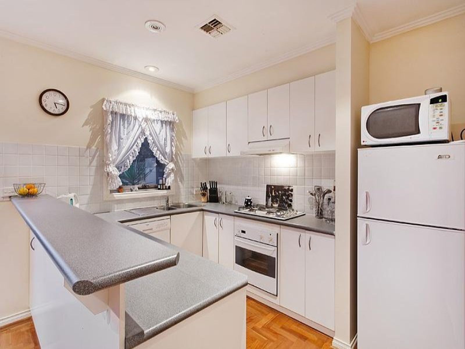 49 Cakebread Mews, Kensington - Thumbnail 7