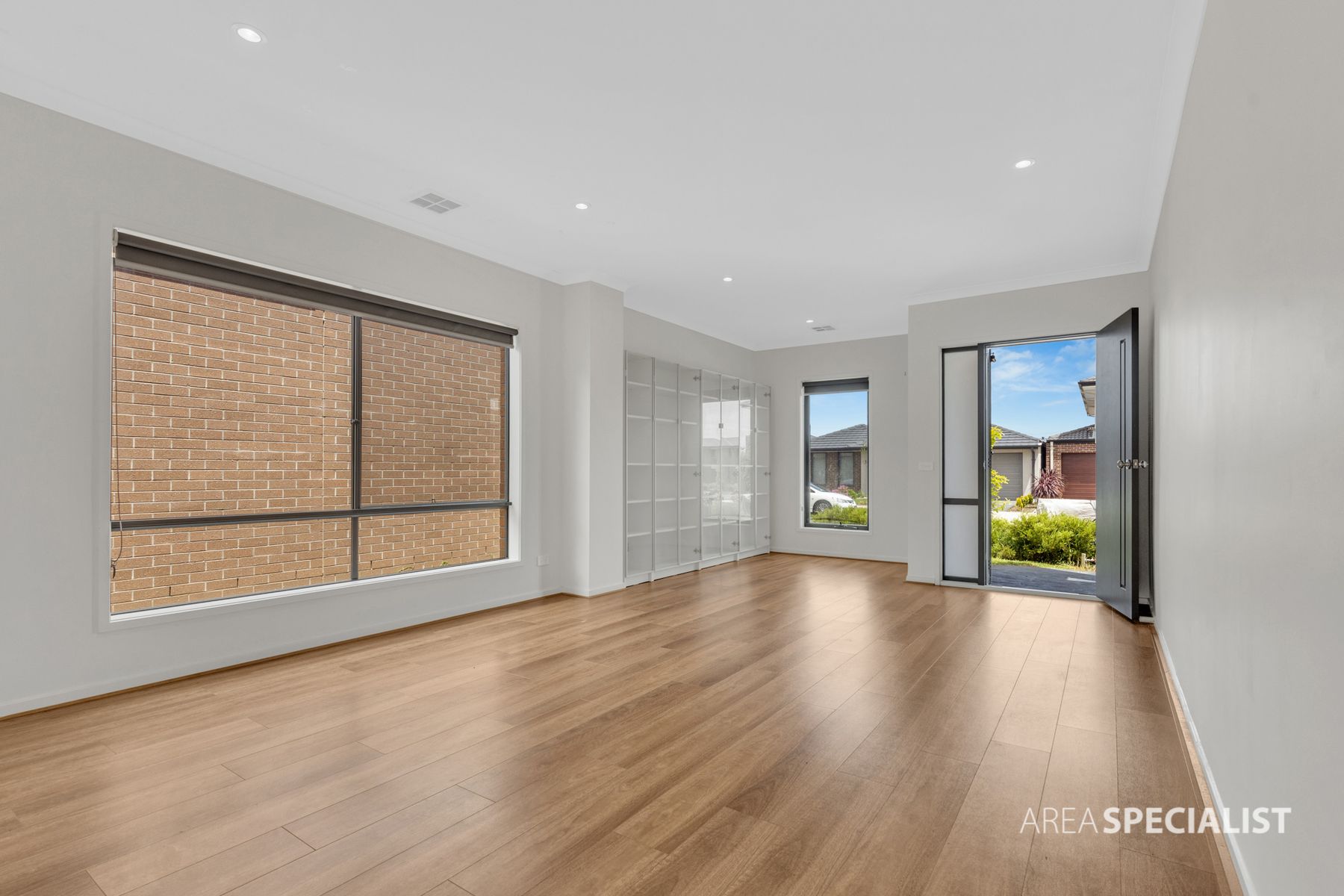14 Romulus Crescent, Cranbourne West, Cranbourne West - Thumbnail 5