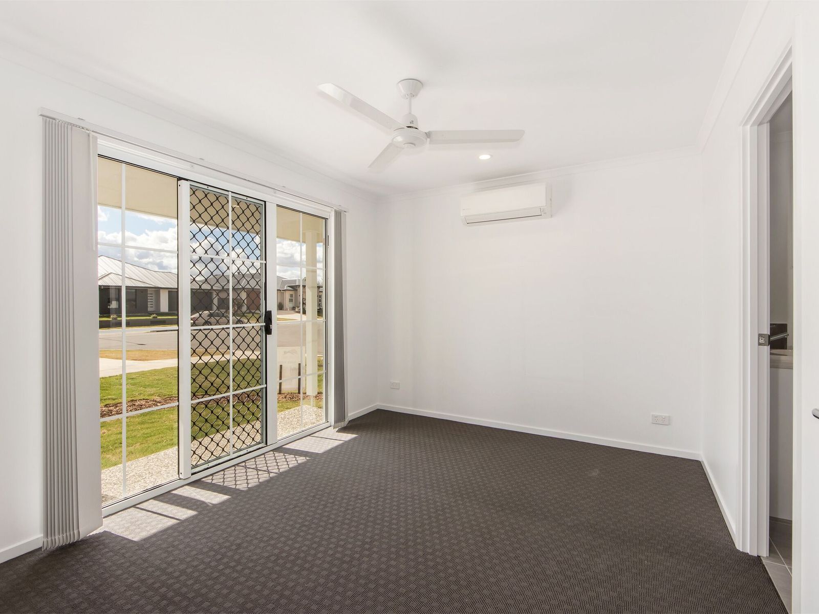 70 Wallace Street, Walloon QLD 4306, Walloon - Thumbnail 2