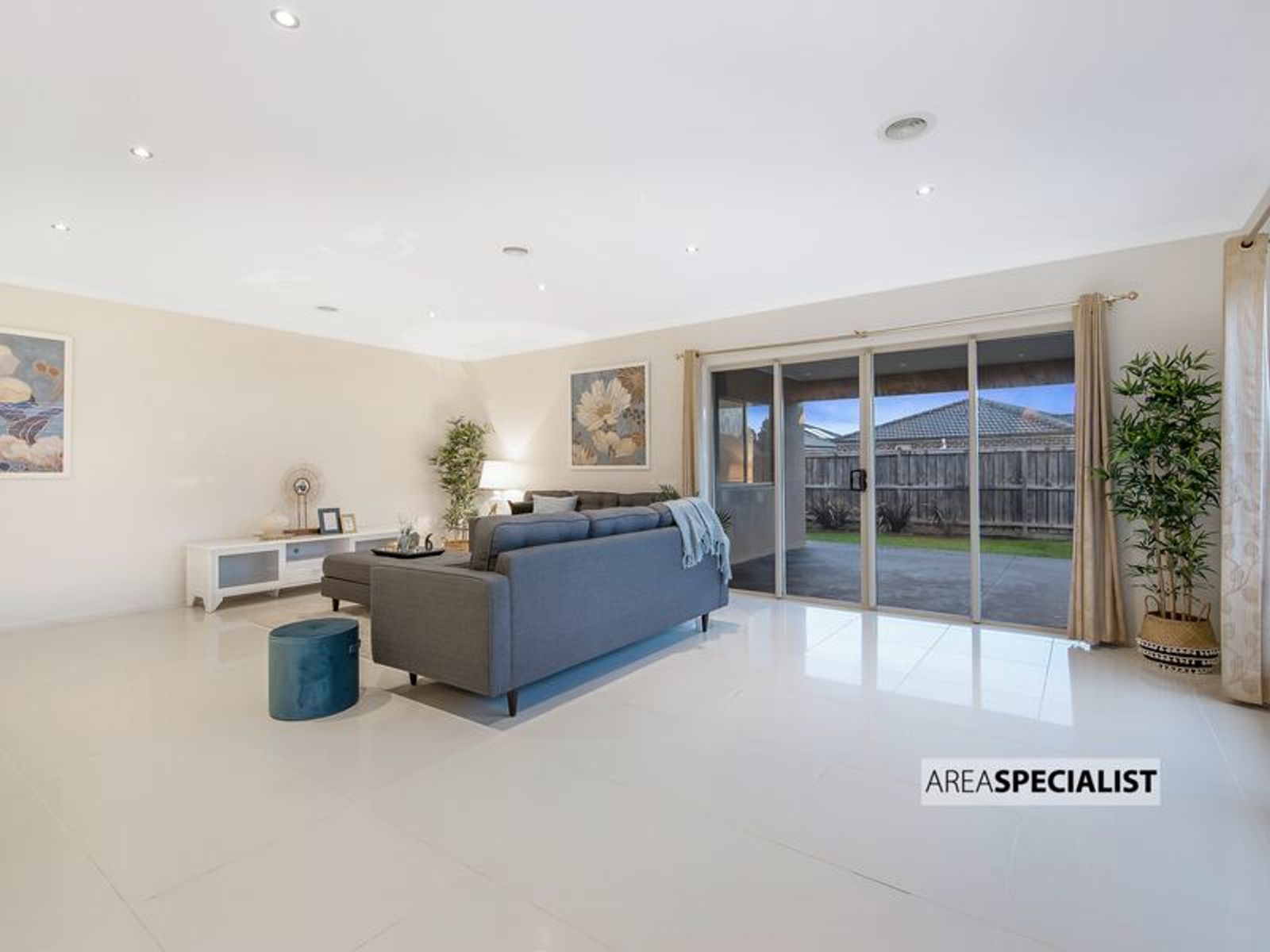 8 Vanessa Cct, Pakenham, VIC 3810, Pakenham - Thumbnail 3
