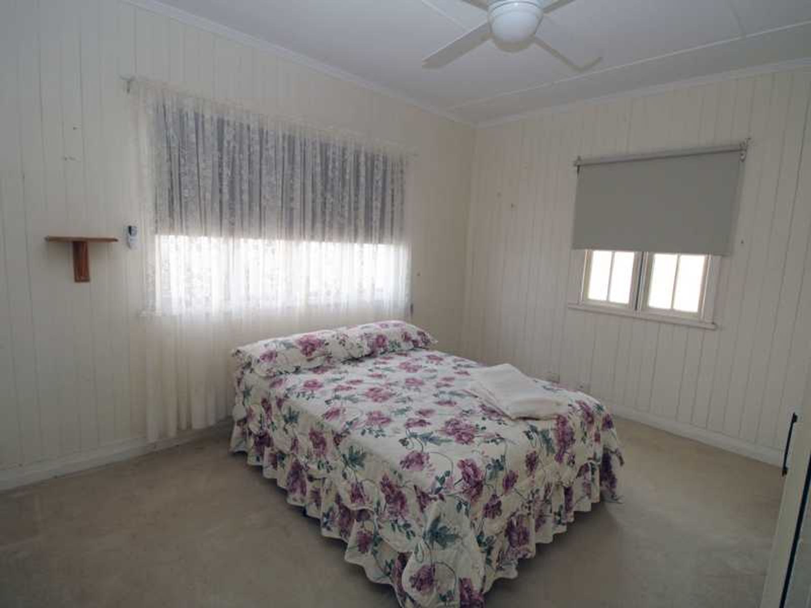 2 Mogridge Street, Warwick - Thumbnail 8