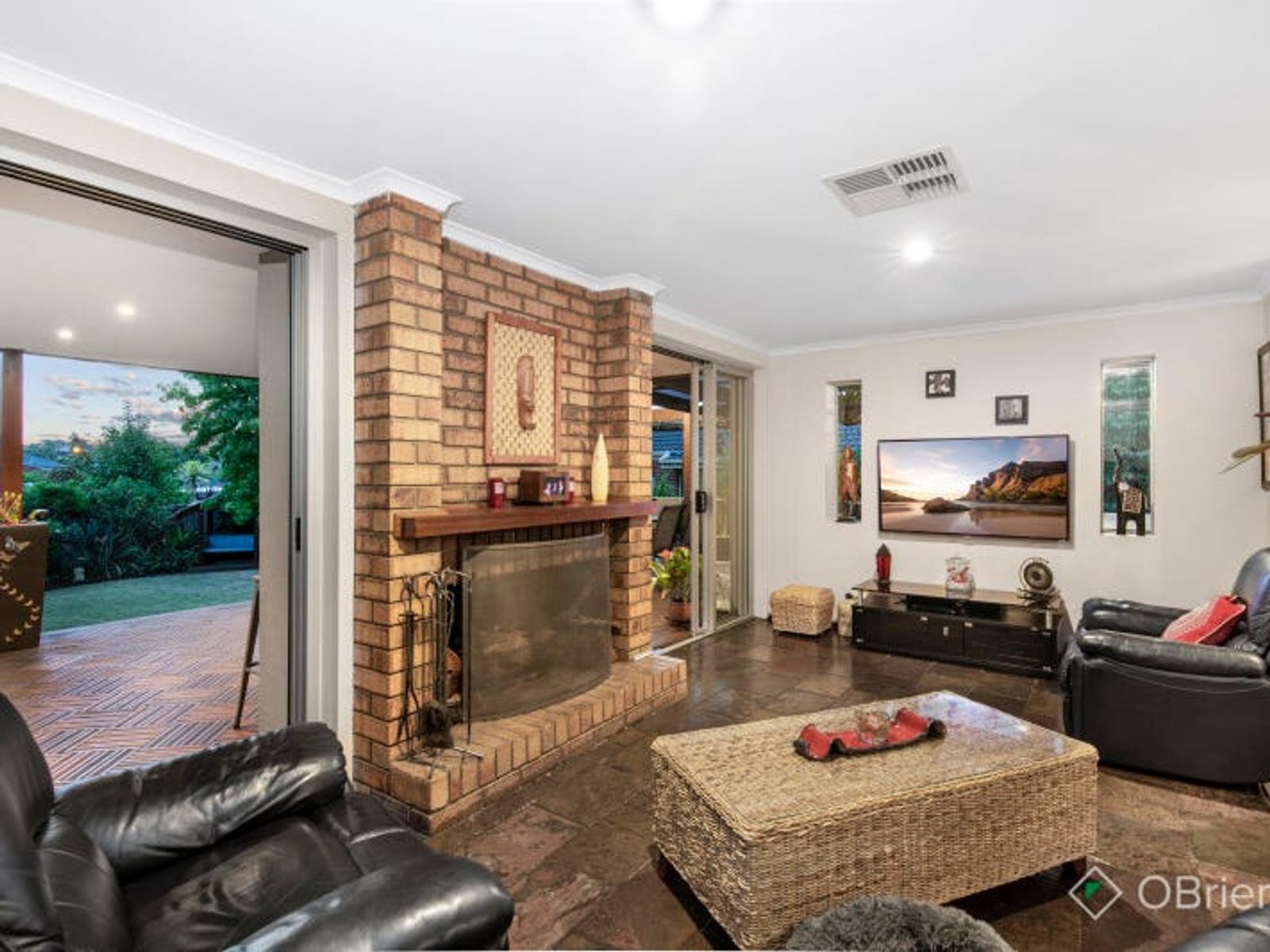 4 Mossvale Close, Endeavour Hills, VIC 3802, Endeavour Hills - Thumbnail 4