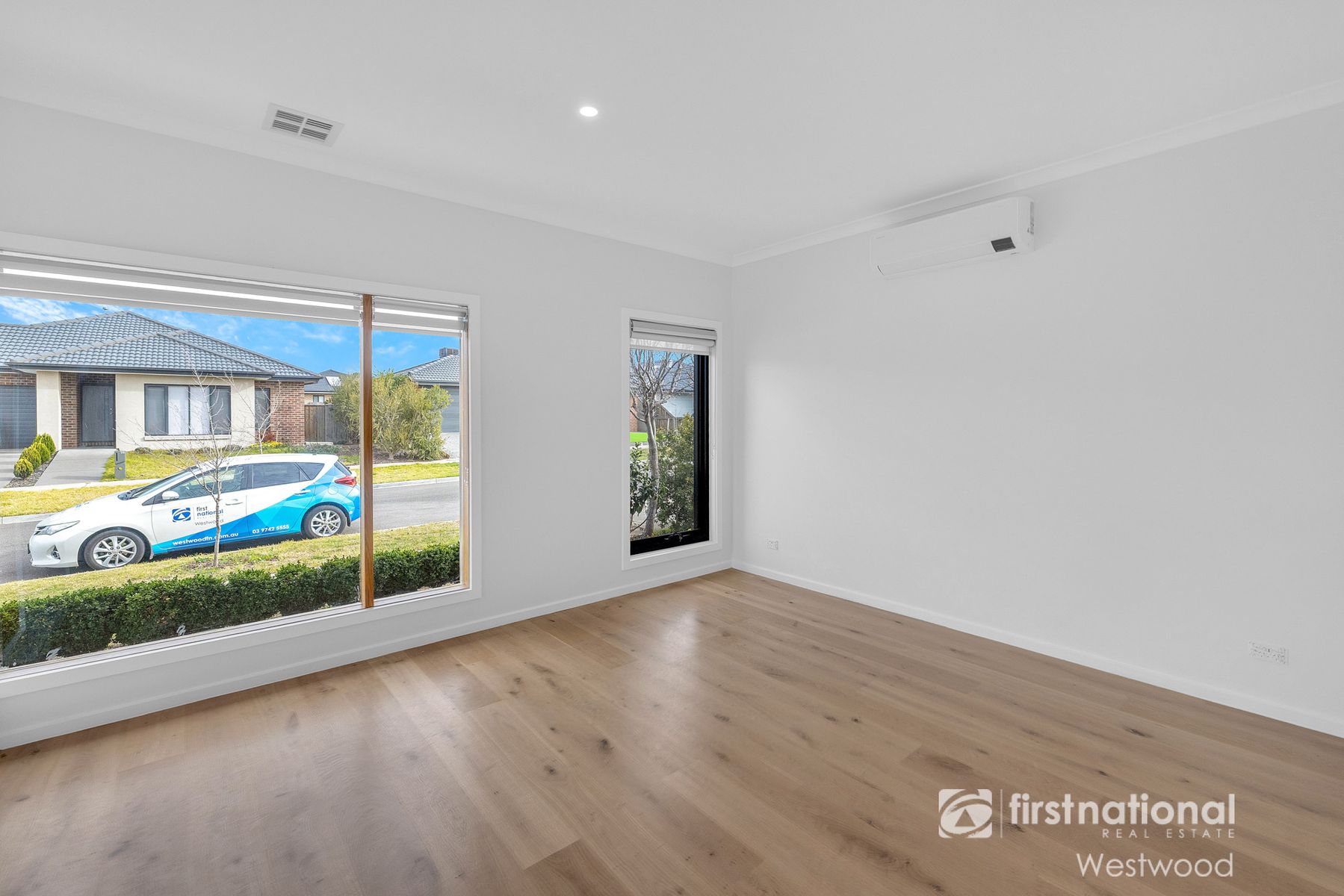 17 Haniper Grove, Werribee VIC 3030, Werribee - Thumbnail 2