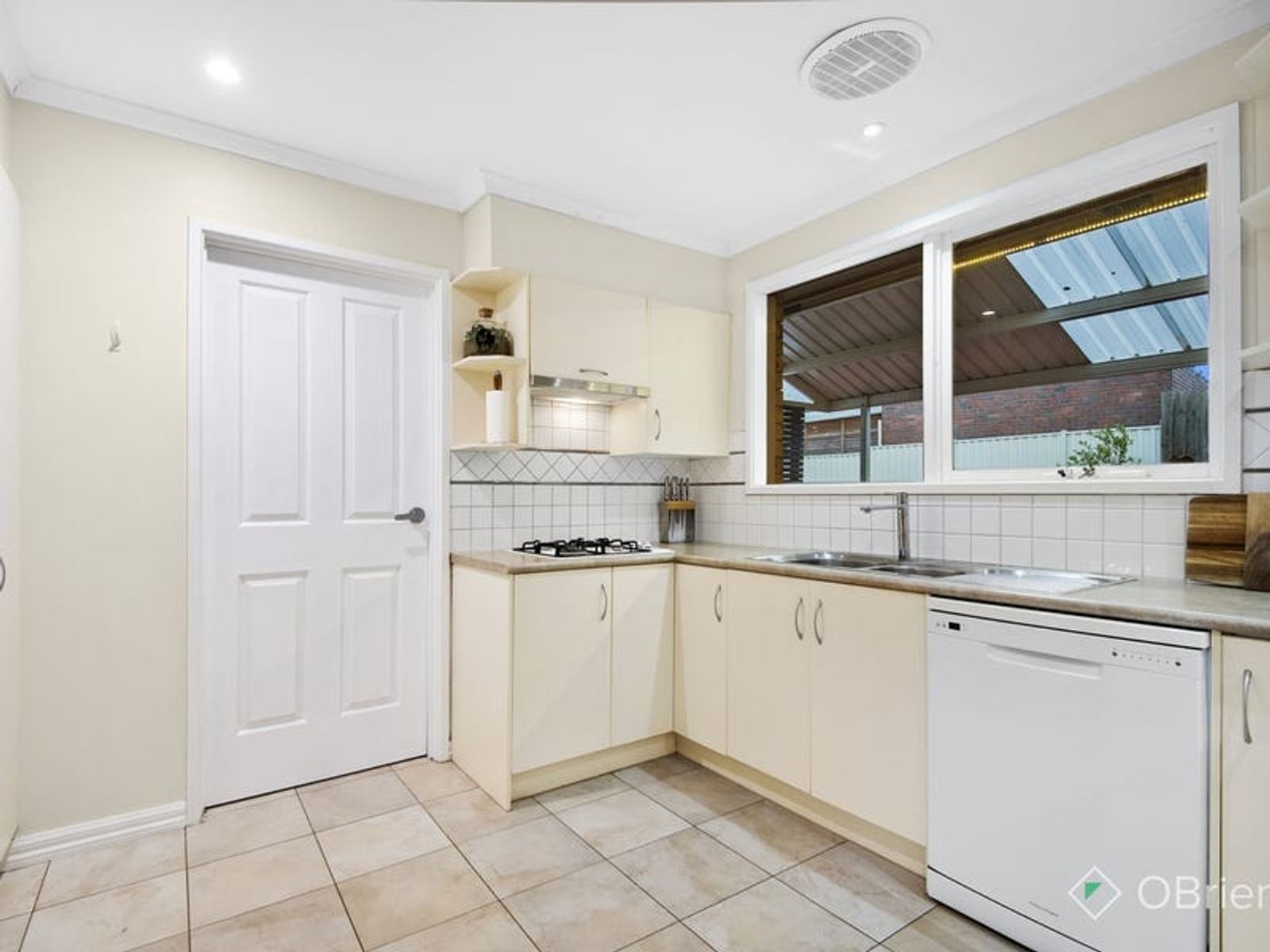 4 Avenel Place, Endeavour Hills, VIC 3802, Endeavour Hills - Thumbnail 3