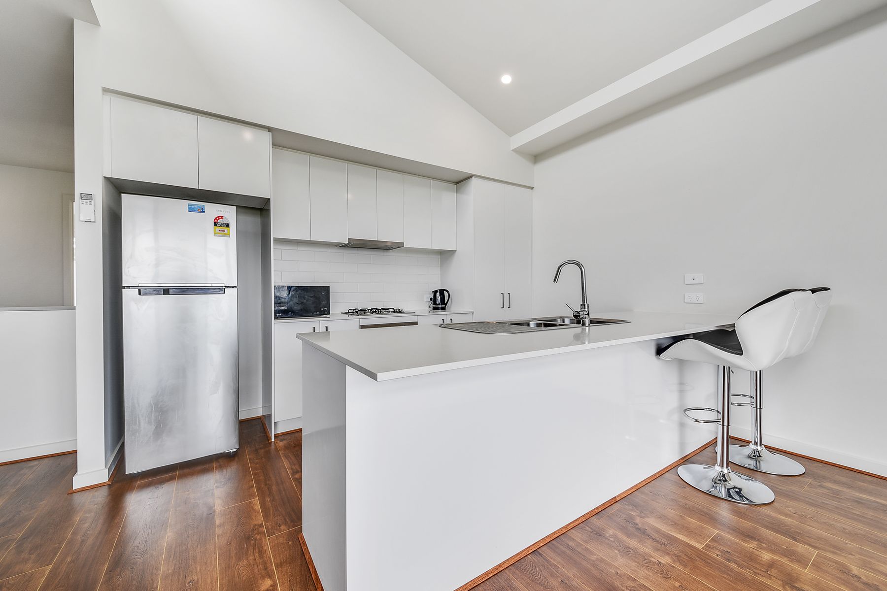 118 Willow Glen Boulevard, Cranbourne, VIC 3977, Cranbourne - Thumbnail 2