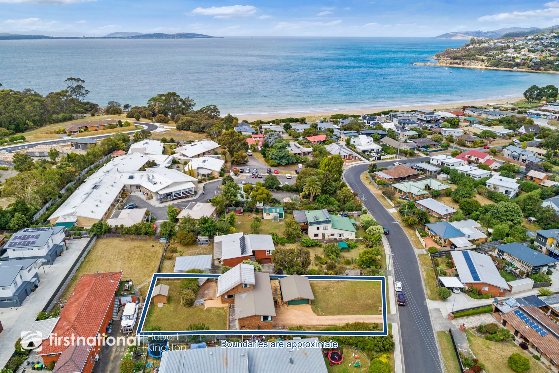 15 Wells Parade, Blackmans Bay TAS 7052