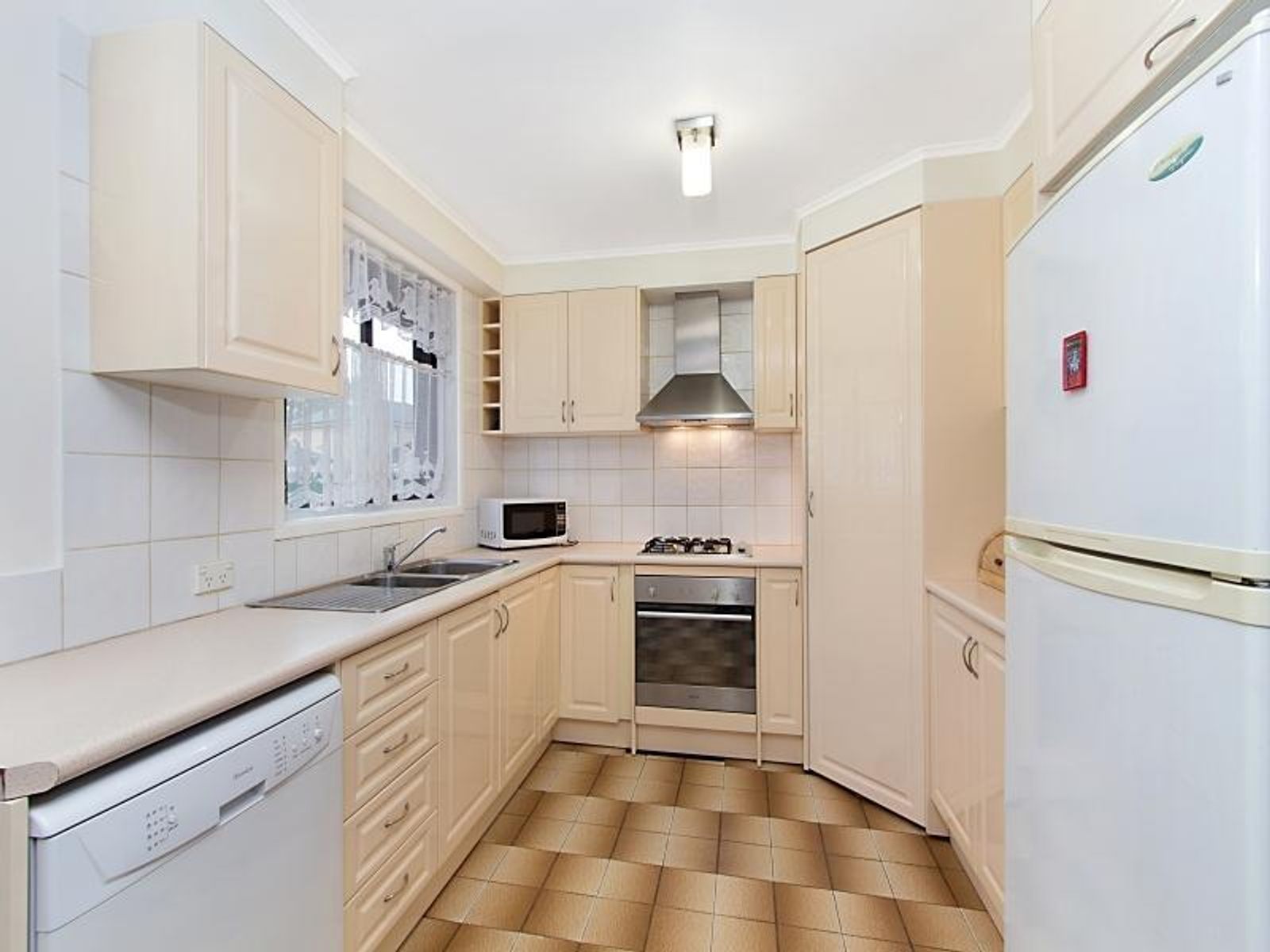 8 Kiwi Close, St Clair - Thumbnail 7