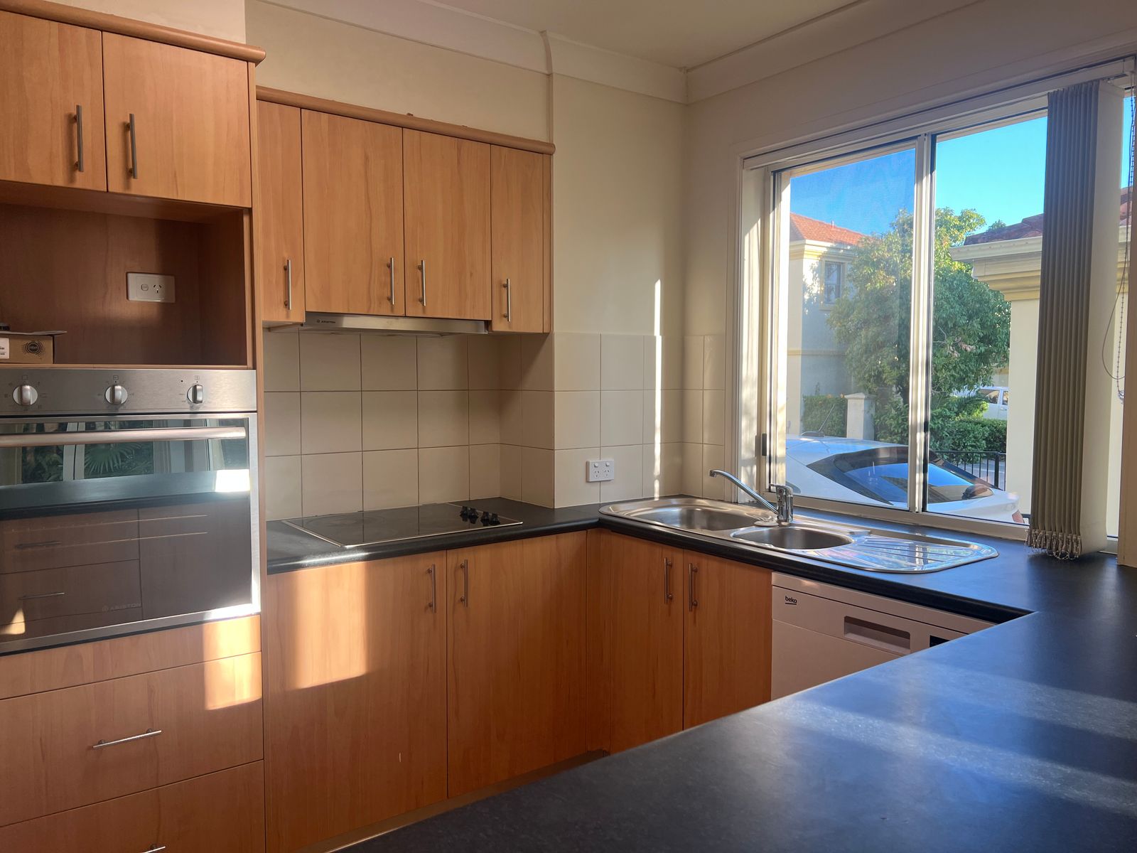 18/99 Heeb Street, Benowa QLD 4217, Benowa - Thumbnail 3