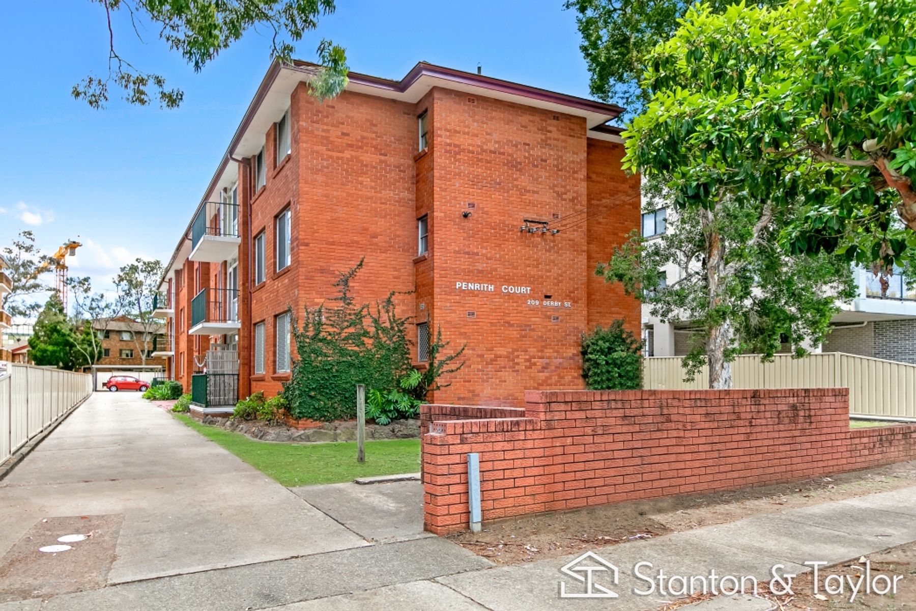 2/209 Derby Street, Penrith - Thumbnail 2
