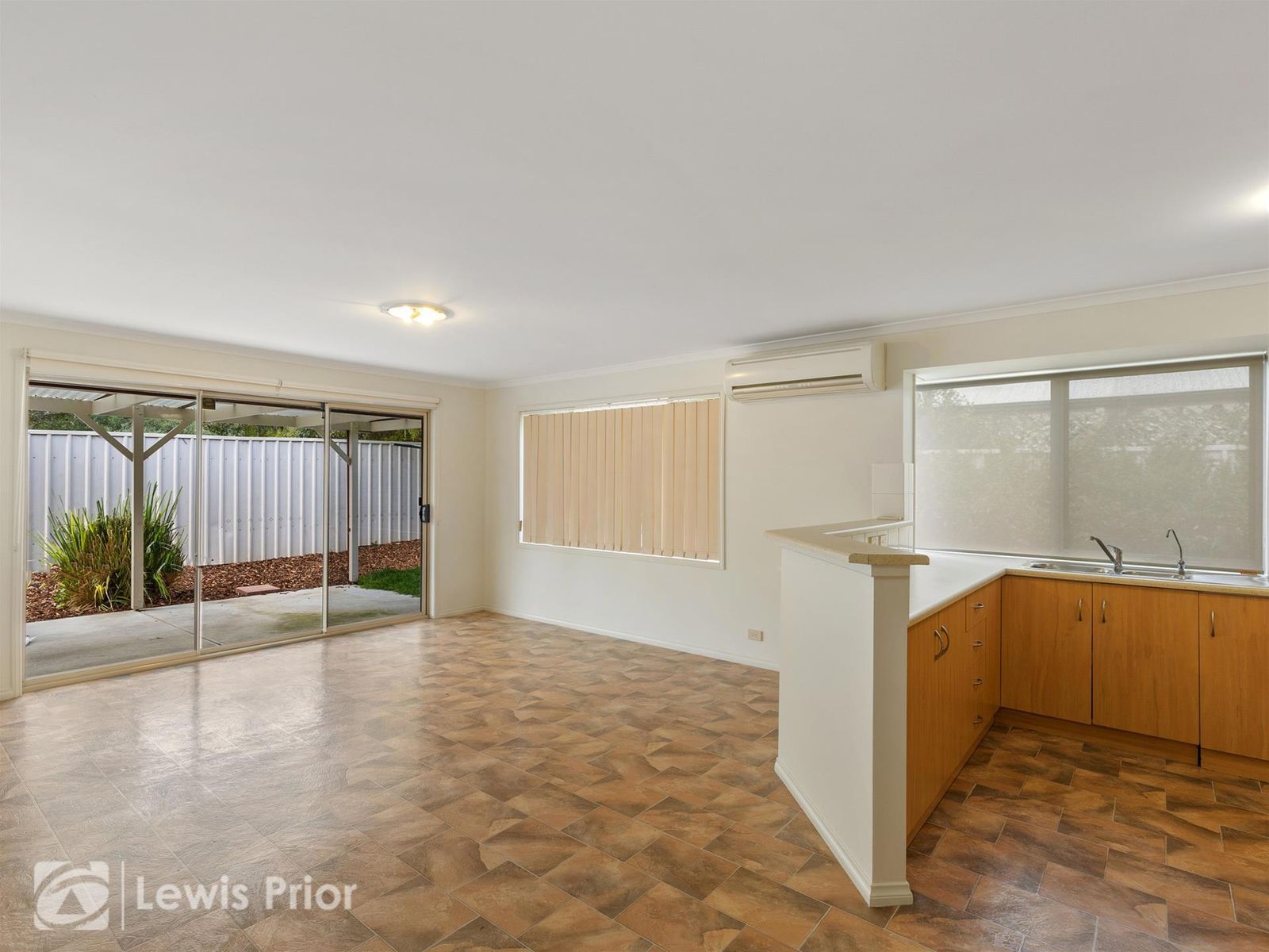 8 Chamberlain Drive, Christie Downs SA 5164, Christie Downs - Thumbnail 4