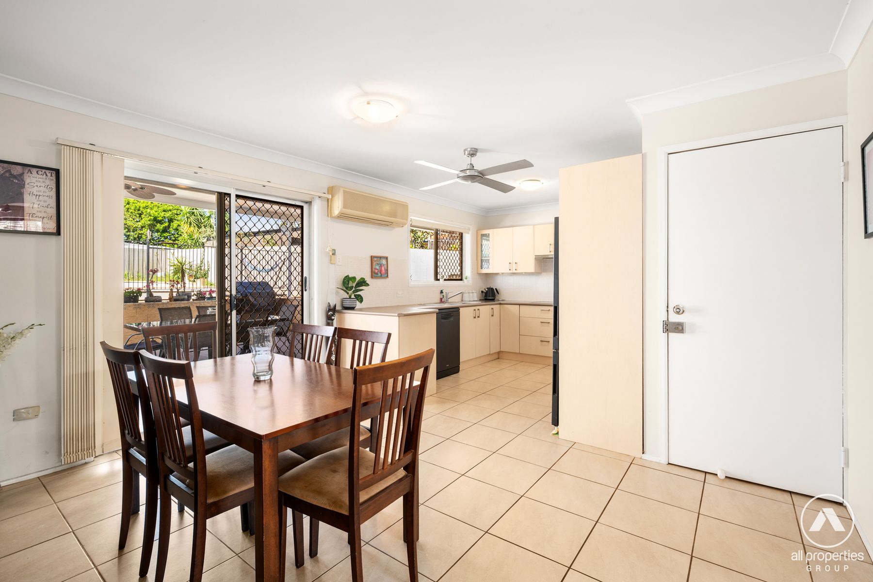 8 Weldon Court, Hillcrest QLD 4118, Hillcrest - Thumbnail 6