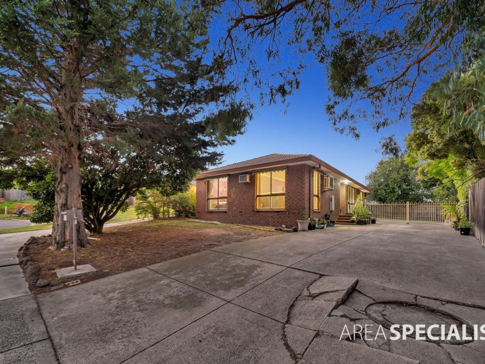 10 Ellaswood Court, Hampton Park, VIC 3976, Hampton Park - Thumbnail 3