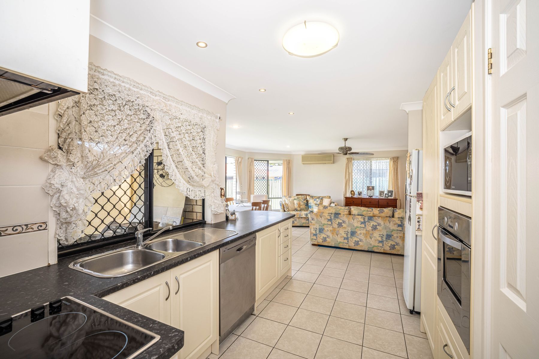 33 Columbia Drive, Beachmere QLD 4510, Beachmere - Thumbnail 3