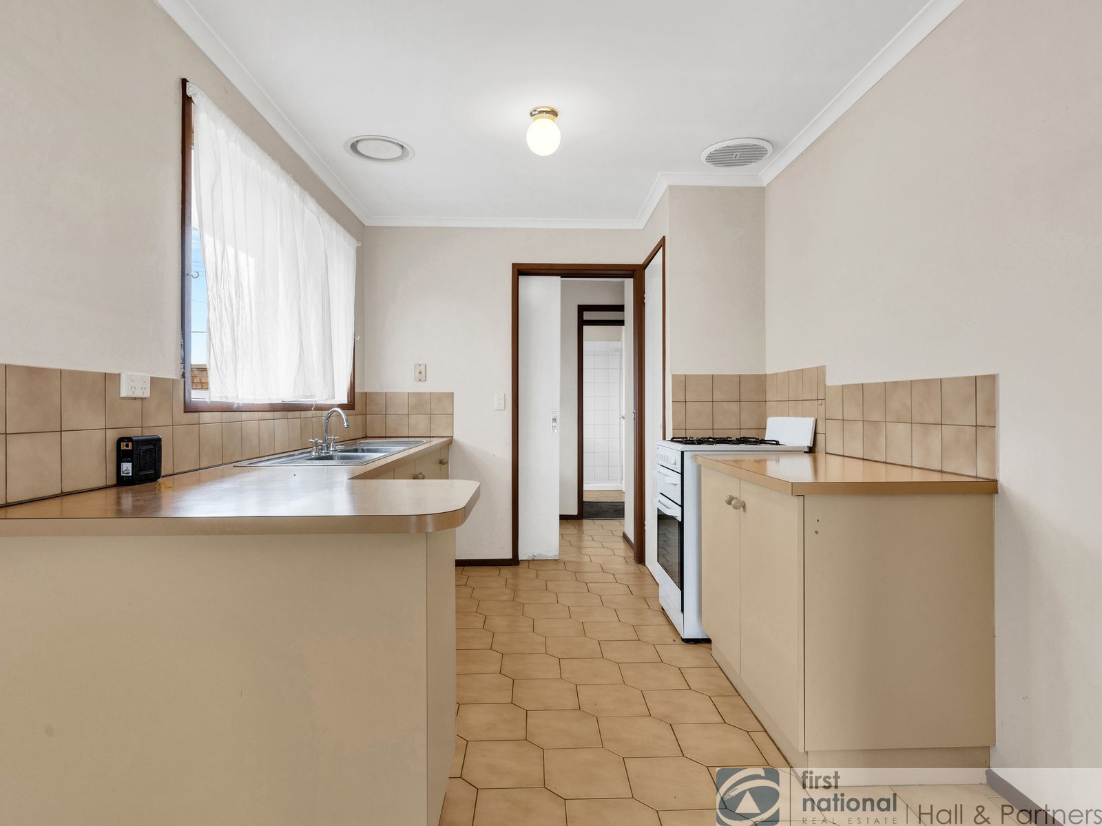 2/288 Gladstone Road, Dandenong North VIC 3175, Dandenong North - Thumbnail 5