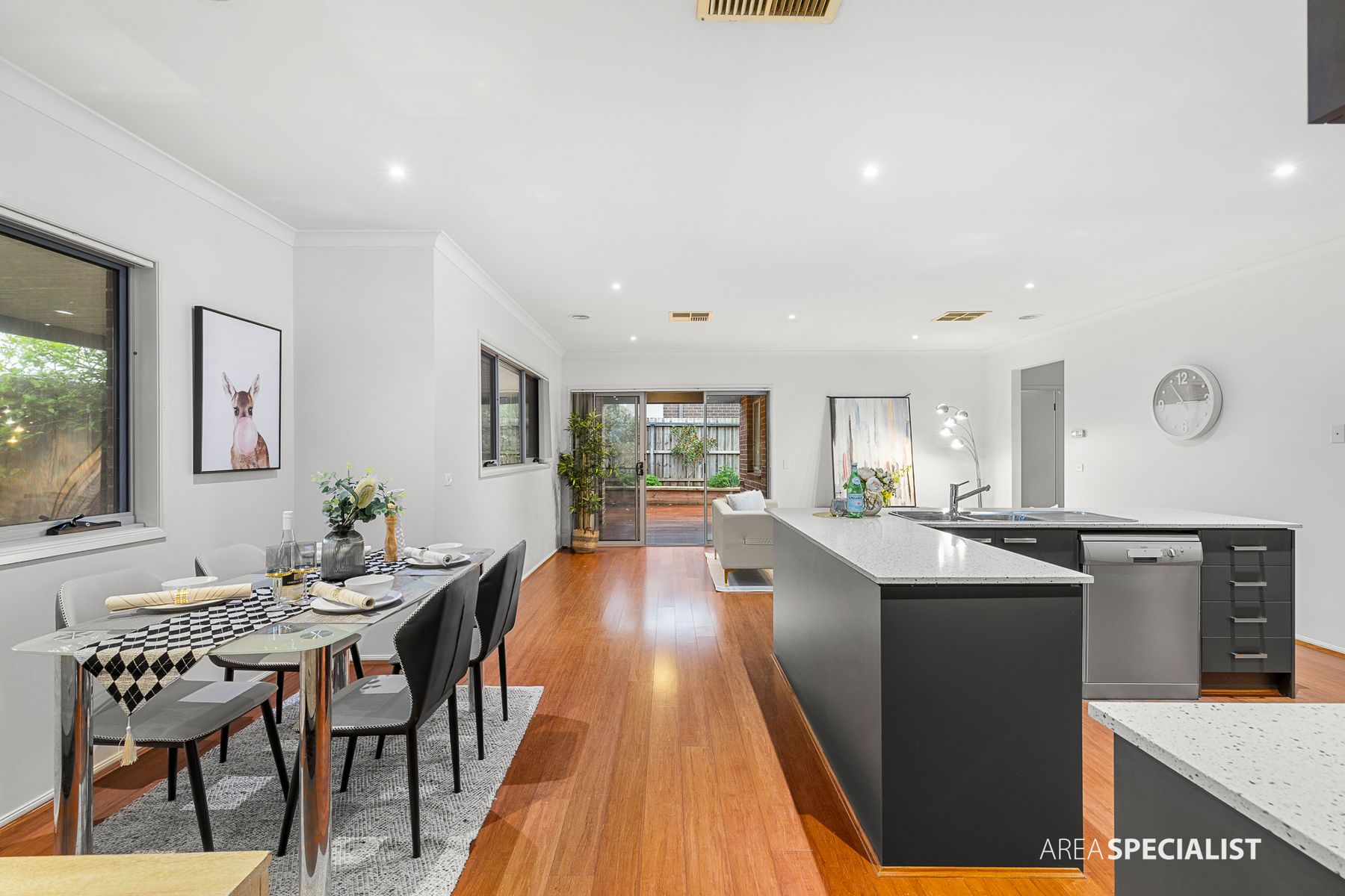 14 Concorde Avenue, Fraser Rise, Fraser Rise - Thumbnail 3