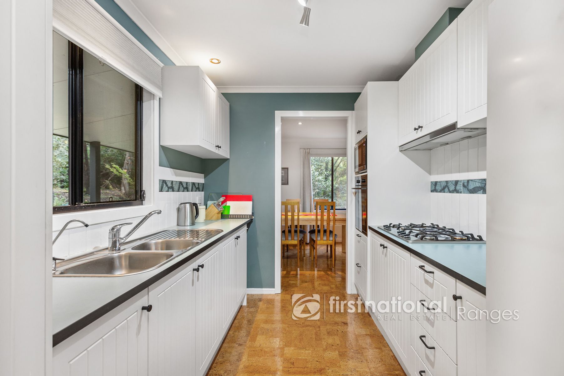 24 Amphlett Avenue, Cockatoo VIC 3781, Cockatoo - Thumbnail 7
