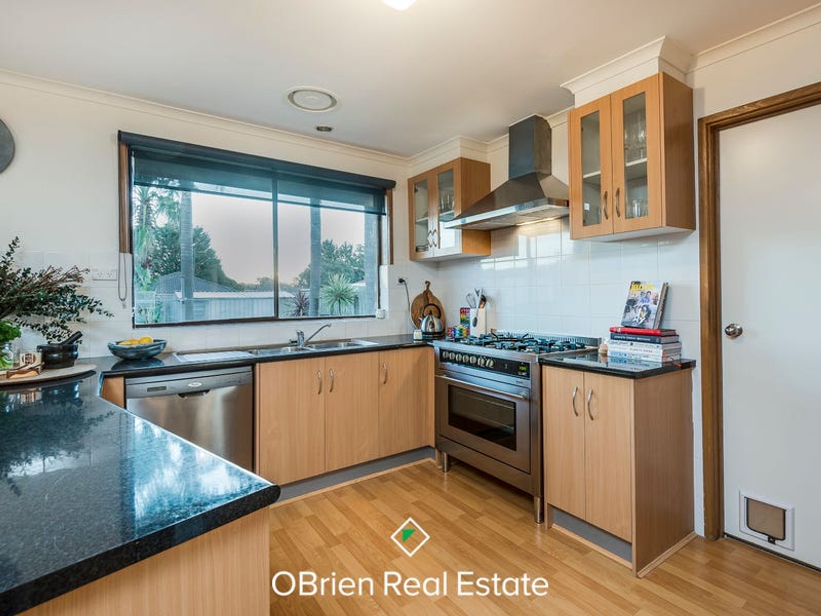 58 Girvan Circuit, Endeavour Hills, VIC 3802, Endeavour Hills - Thumbnail 2