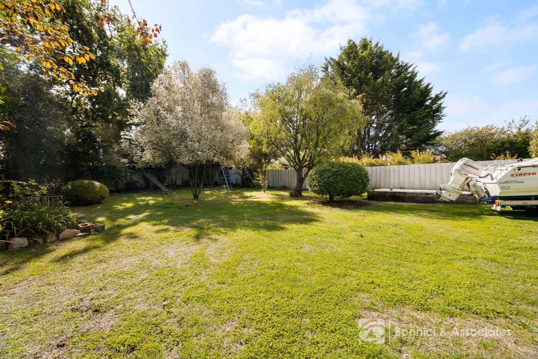 19 Victoria Road, Beechworth VIC 3747, Beechworth - Thumbnail 2