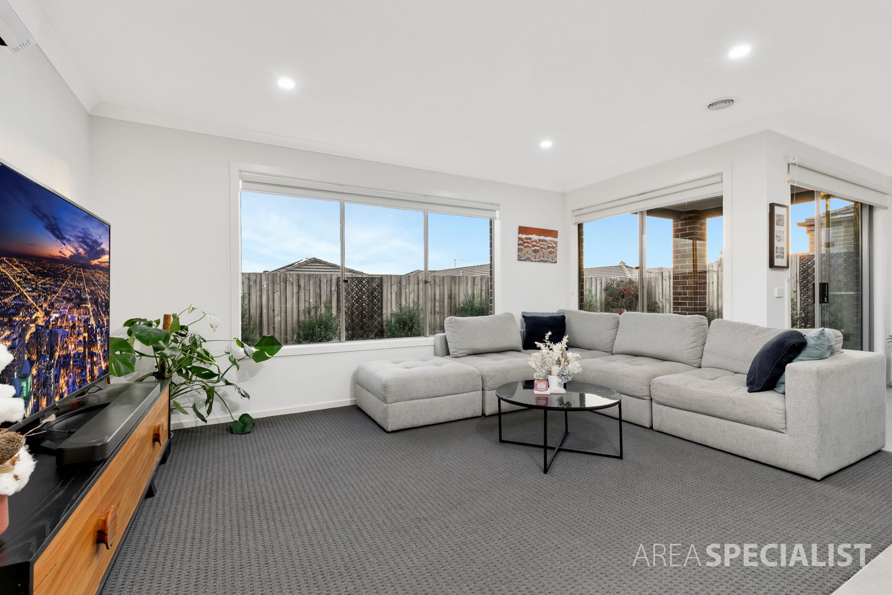 62 Mulcahy Road, Pakenham, VIC 3810, Pakenham - Thumbnail 2