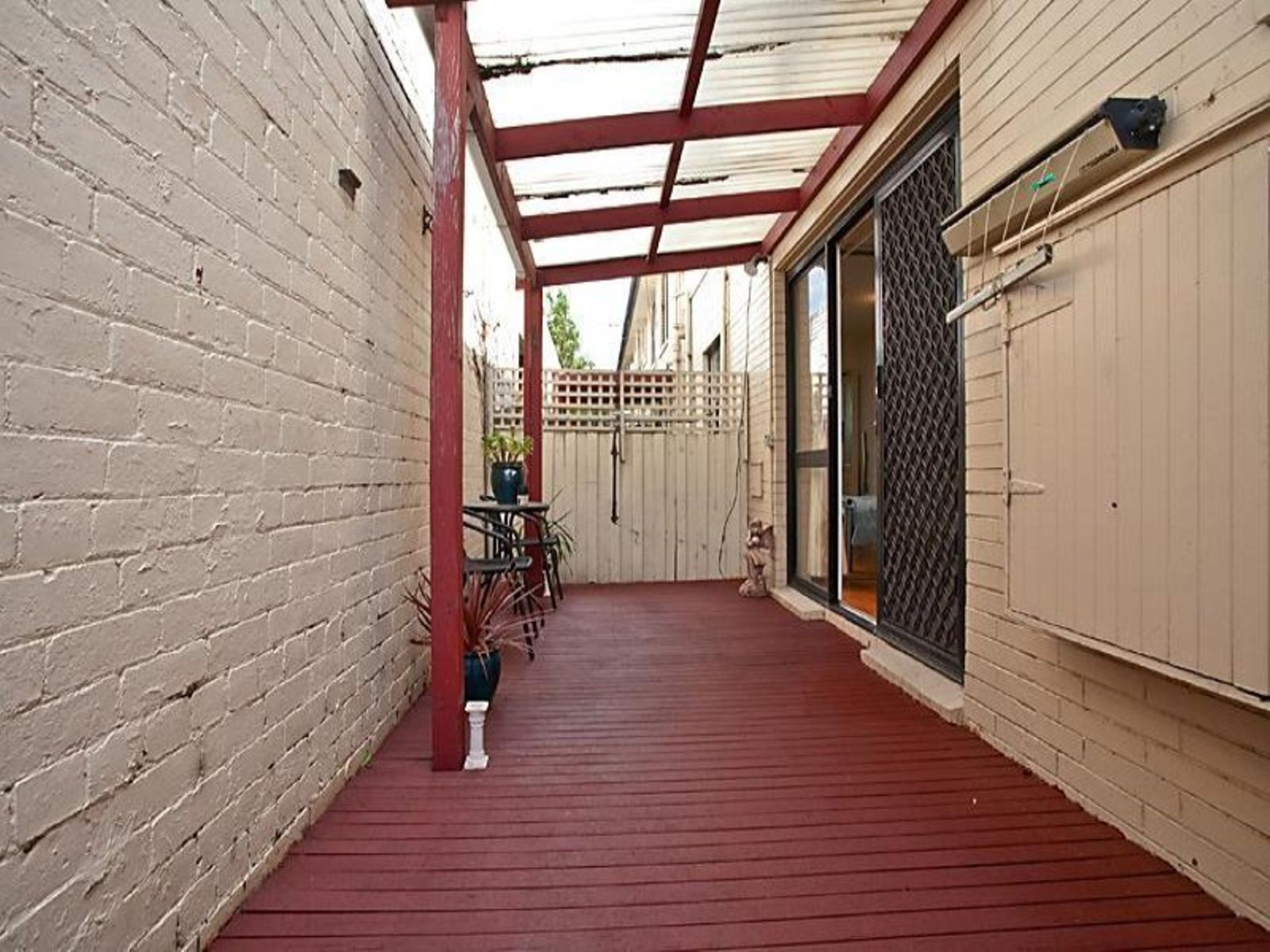 1/68 Ormond Road, Ascot Vale - Thumbnail 3