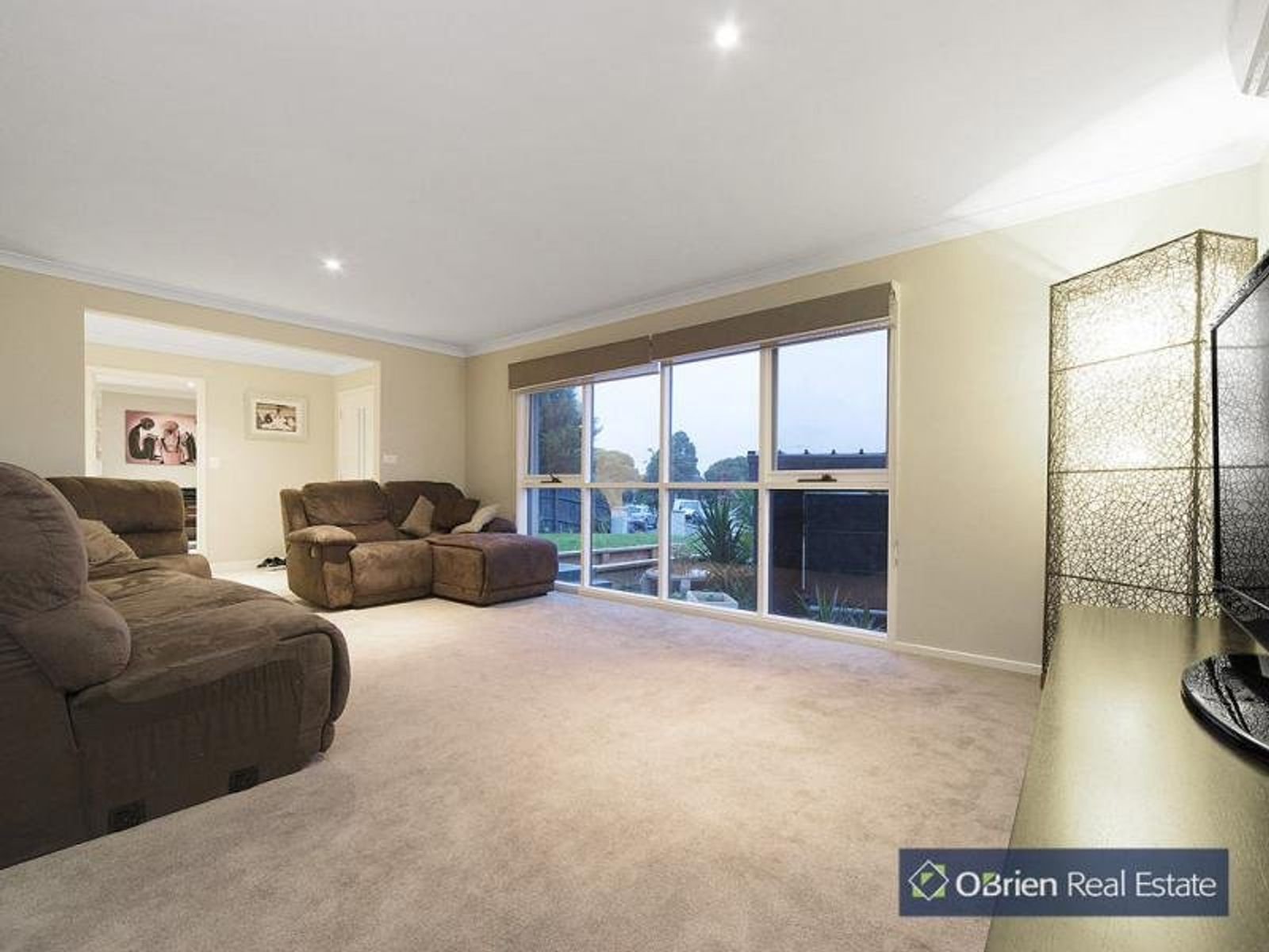 18 William Perry Close, Endeavour Hills, VIC 3802, Endeavour Hills - Thumbnail 3
