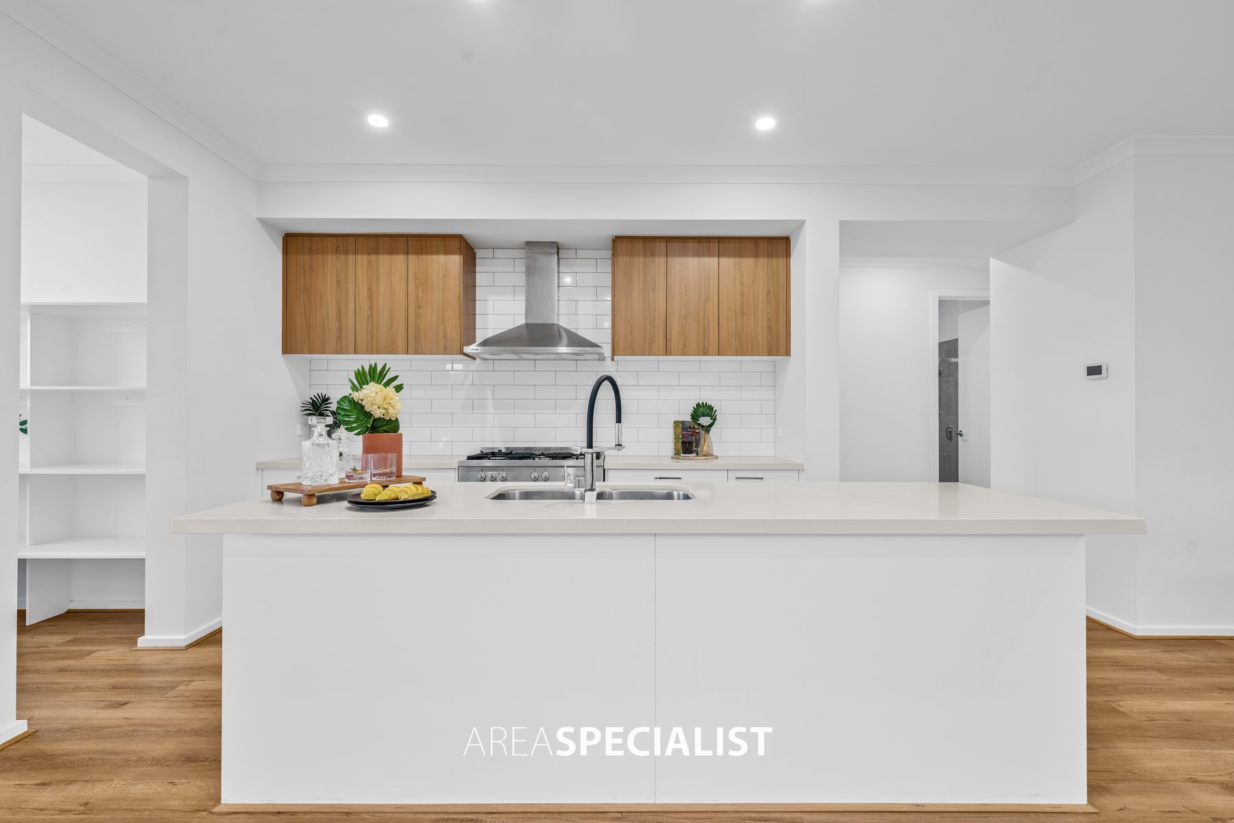 54 Guru Boulevard, Lynbrook, Lynbrook - Thumbnail 5