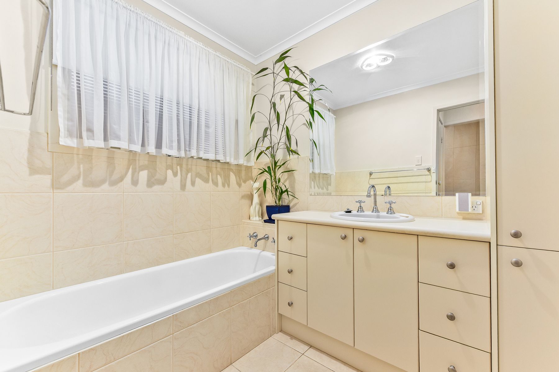33 Bunnerong Crescent, Noble Park, VIC 3174, Noble Park - Thumbnail 7