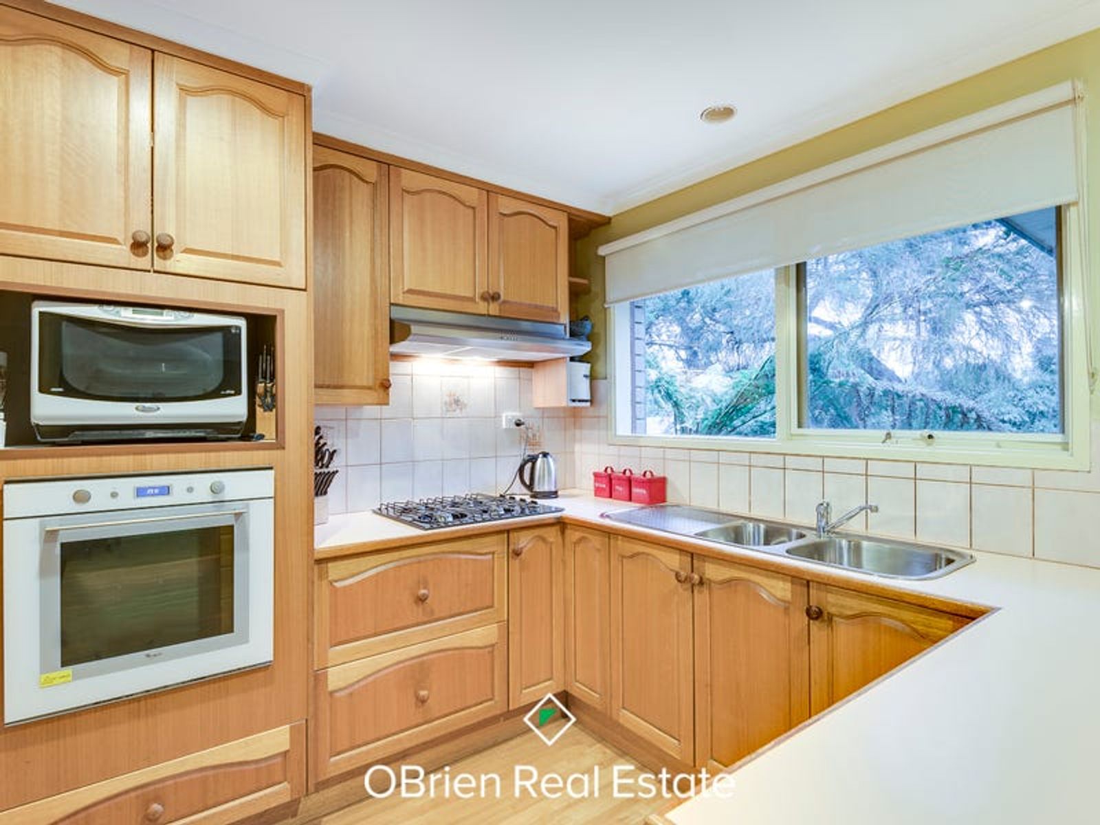 1 Fitzroy Court, Endeavour Hills, VIC 3802, Endeavour Hills - Thumbnail 2