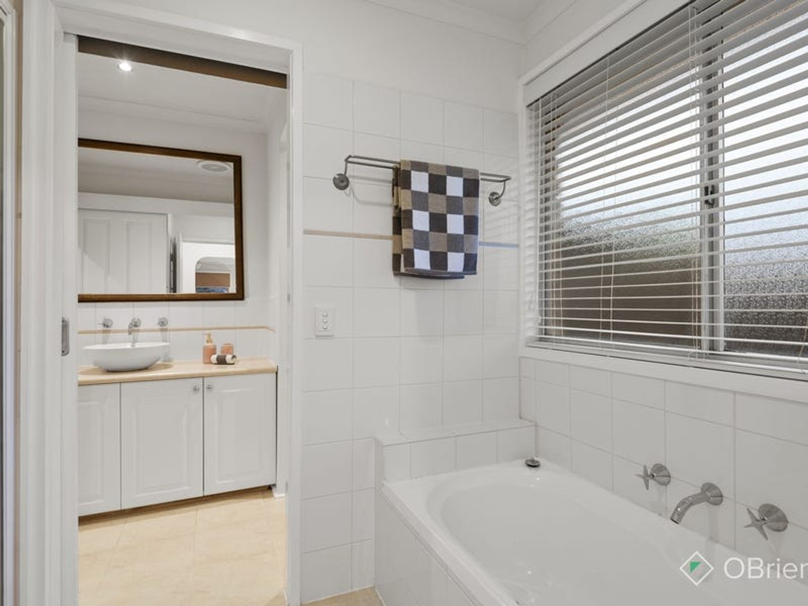 10 Collett Rise, Endeavour Hills, VIC 3802, Endeavour Hills - Thumbnail 8
