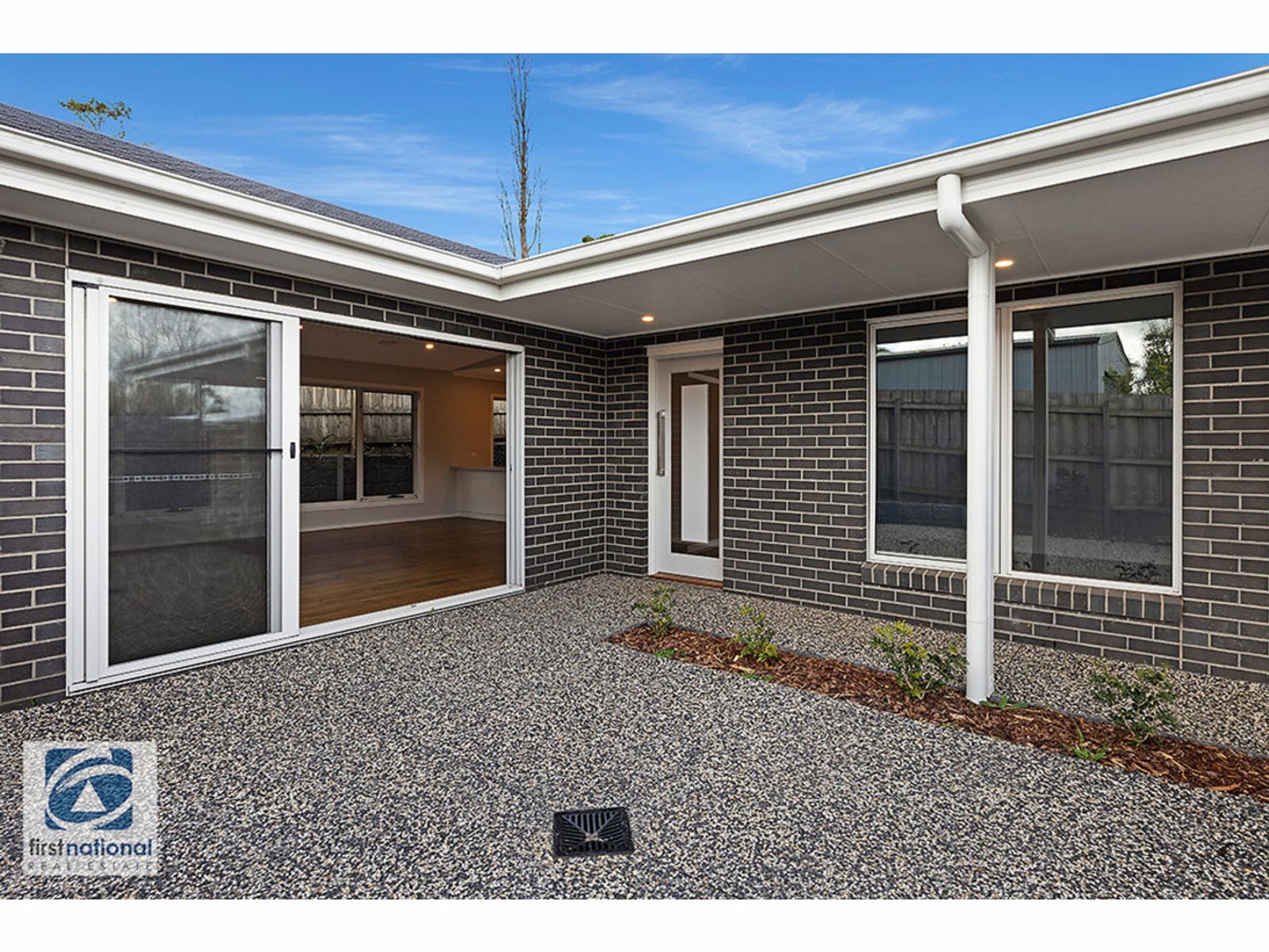 2/4 Koroit Street, Warragul, VIC 3820, Warragul - Thumbnail 2