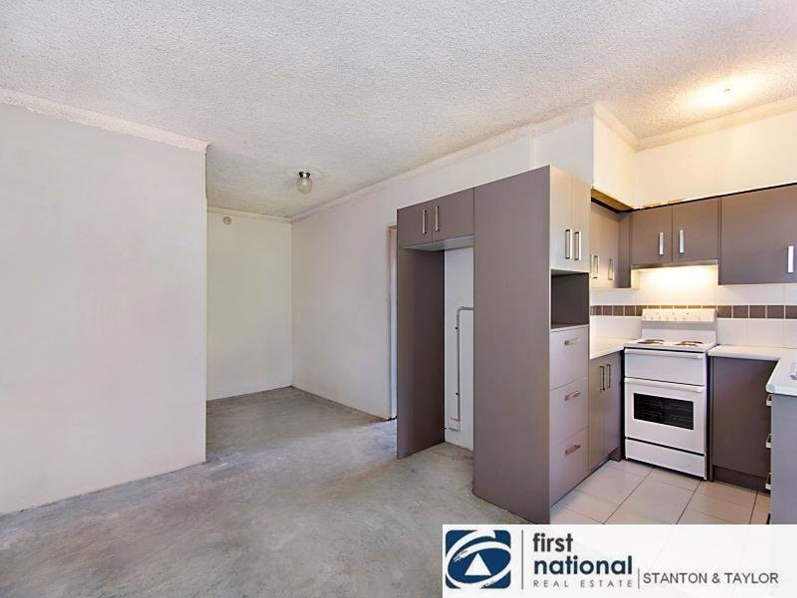 1/205 Derby Street, Penrith - Thumbnail 2