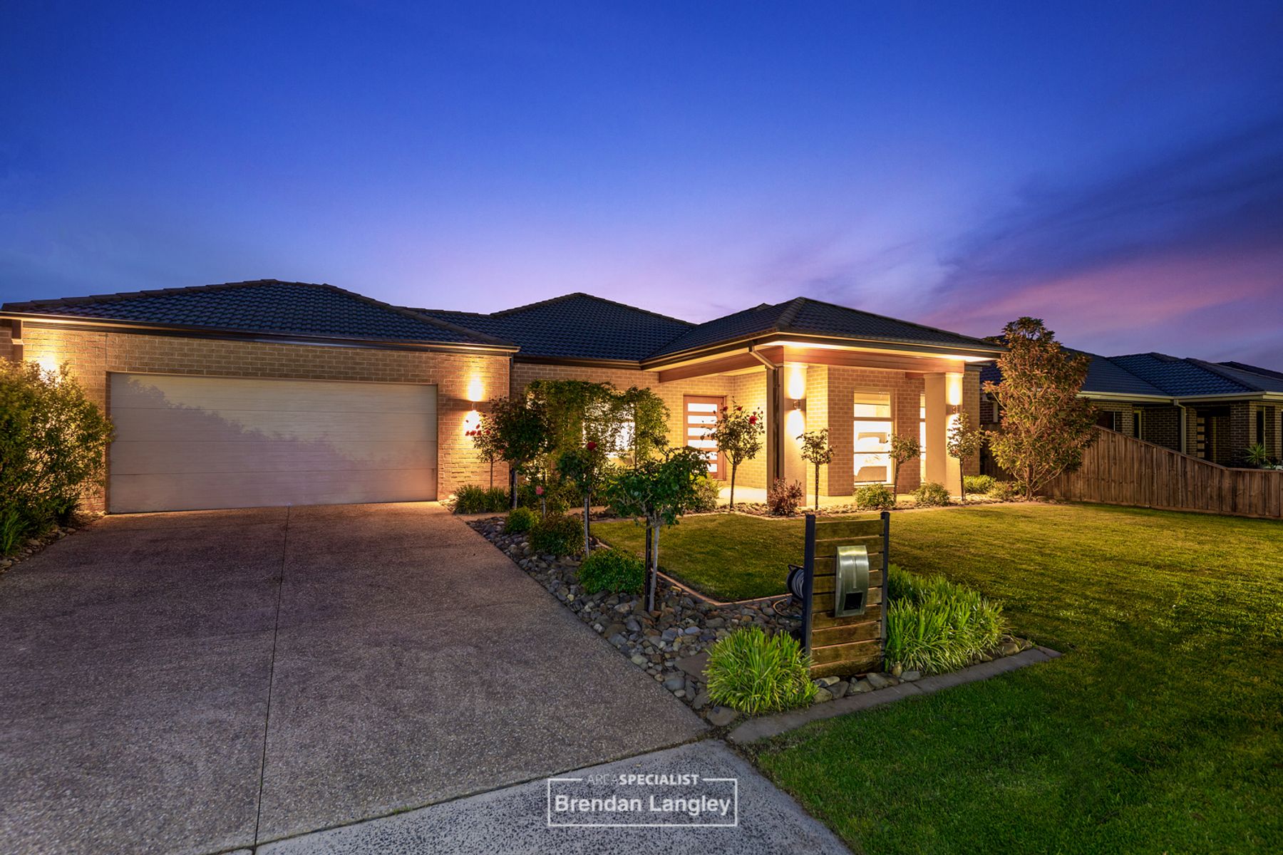 19 Sundew Crescent, Pakenham, VIC 3810, Pakenham - Thumbnail 2