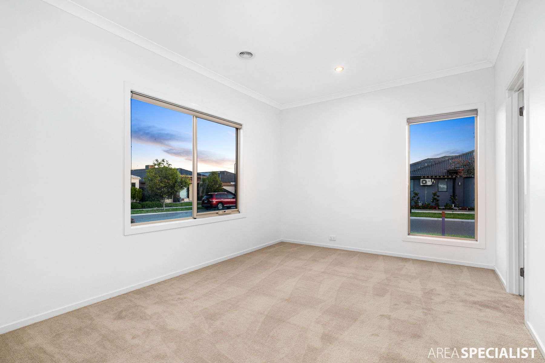 18 Nattai Street, Craigieburn, VIC 3064, Craigieburn - Thumbnail 4