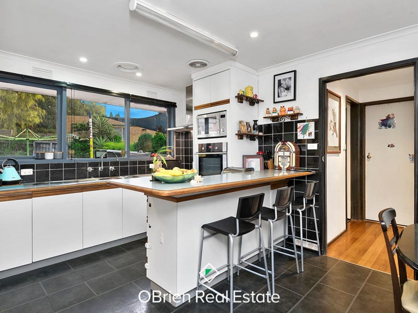 5 Melliodora Court, Endeavour Hills, VIC 3802, Endeavour Hills - Thumbnail 3