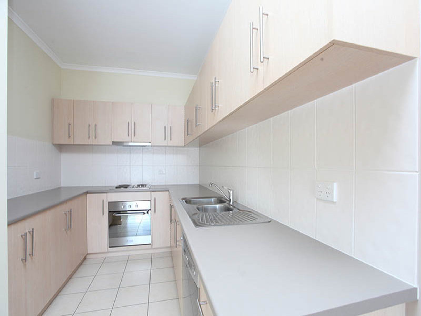 15/21, Mawson Lakes - Thumbnail 3