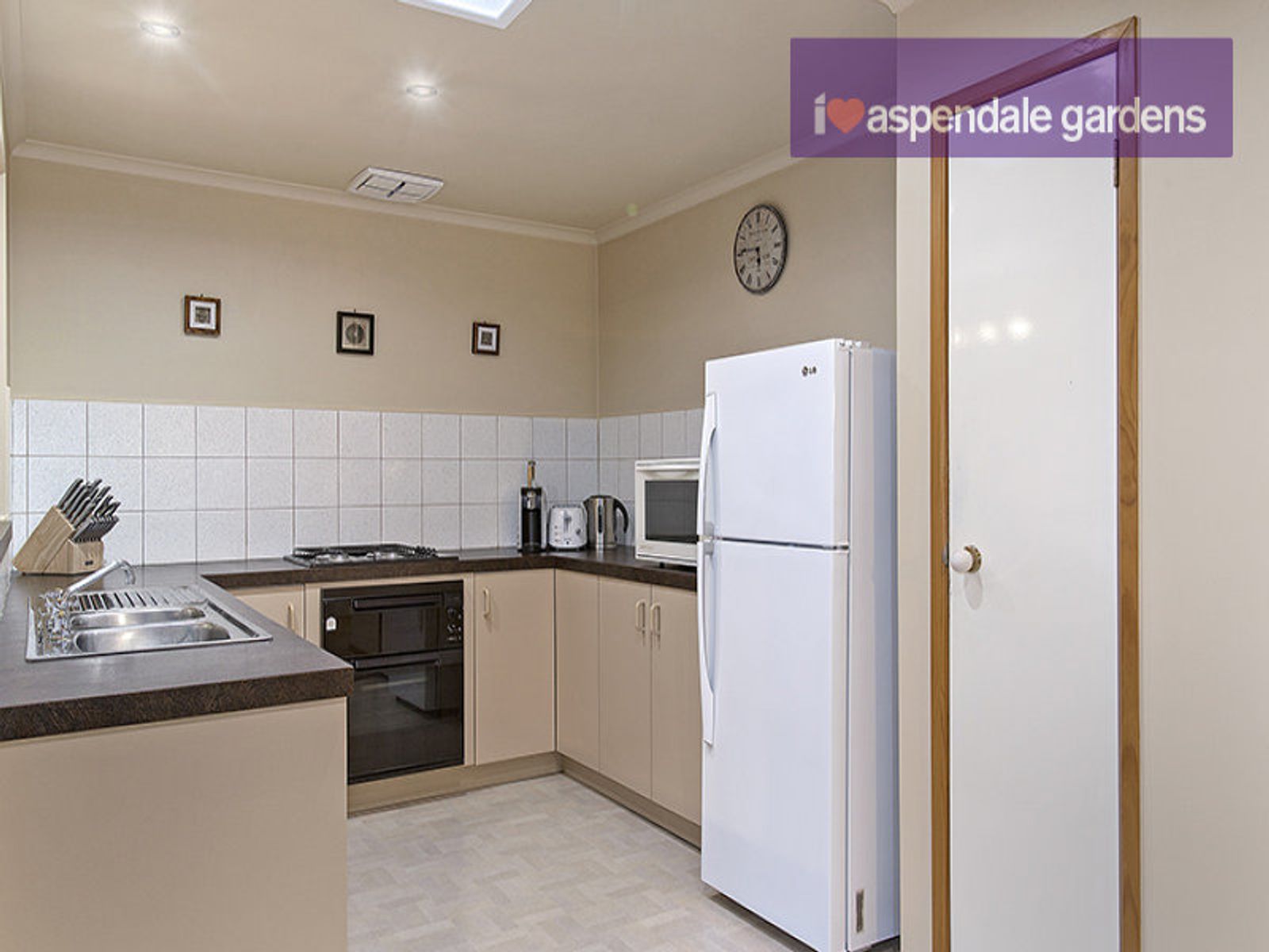 22 Llewellyn Avenue, Aspendale Gardens, VIC 3195, Aspendale Gardens - Thumbnail 2