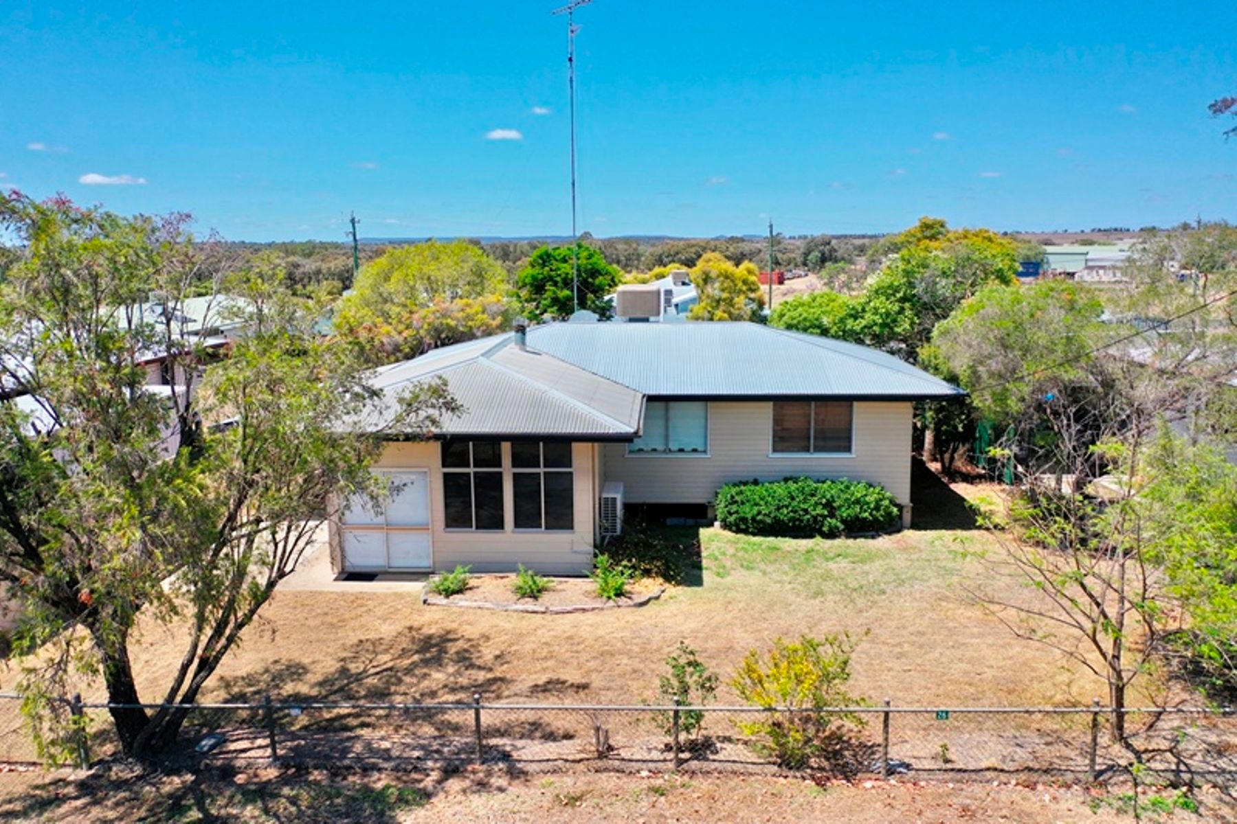 26 Weldon Street, Wandoan QLD 4419