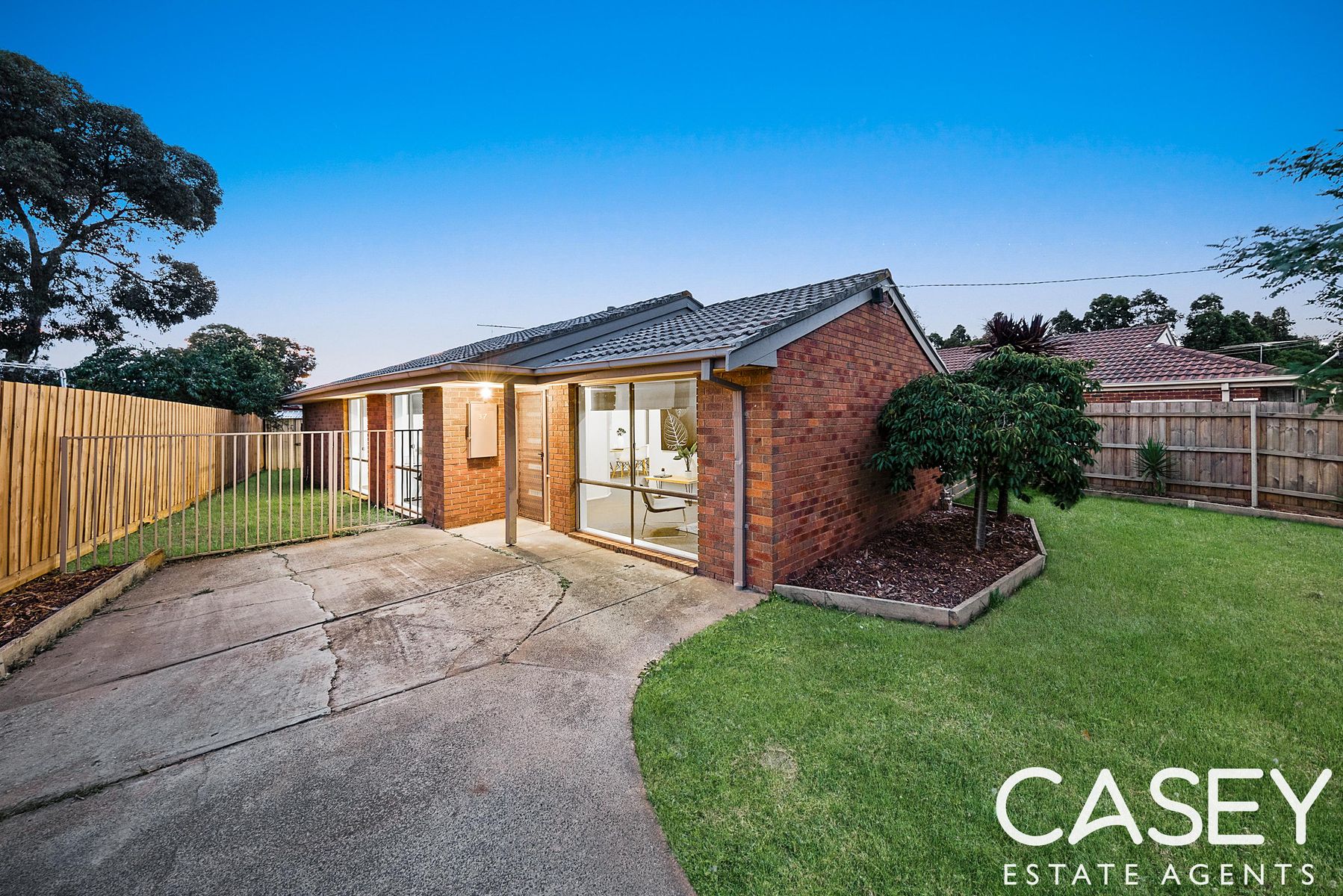 37 Bernborough Avenue, Cranbourne West - Thumbnail 5