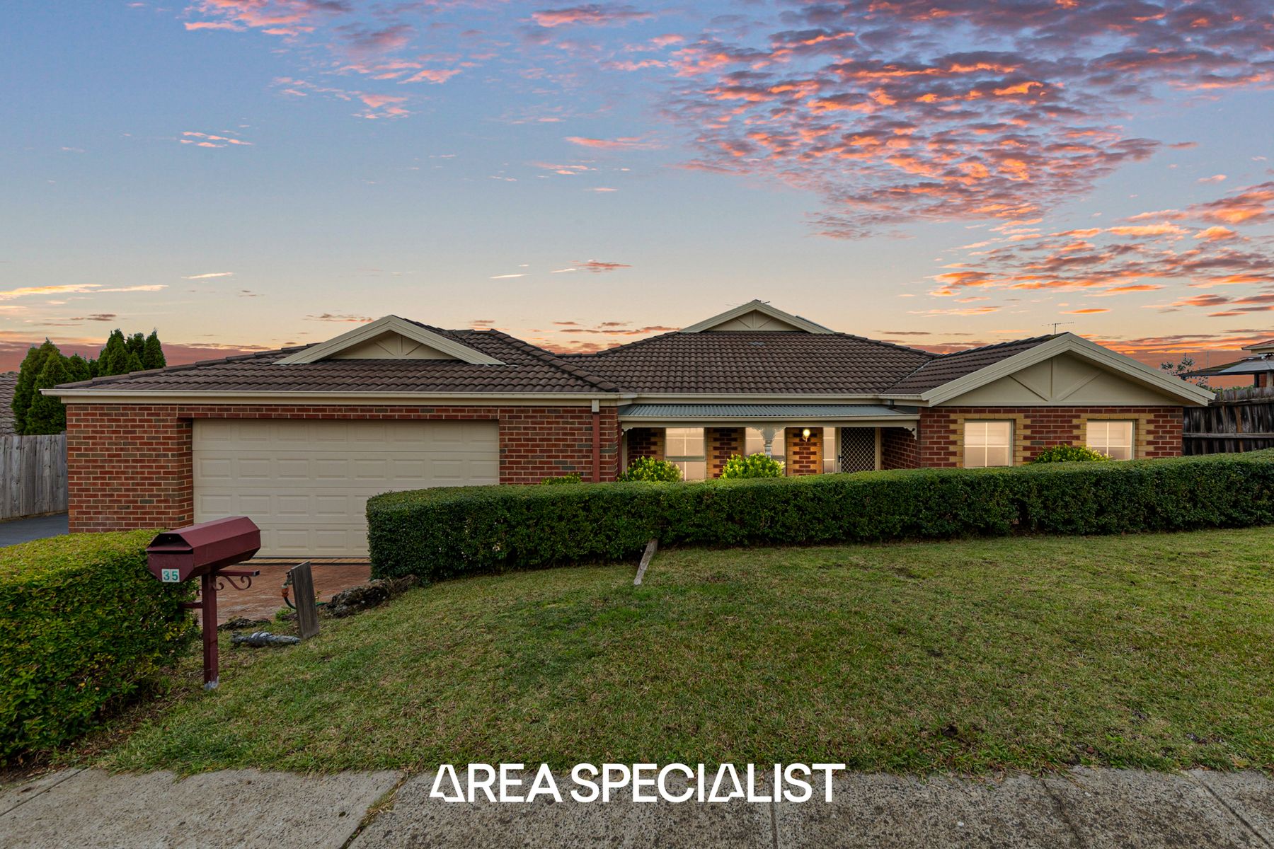 35 Adrian Drive, Pakenham, VIC 3810, Pakenham - Thumbnail 2