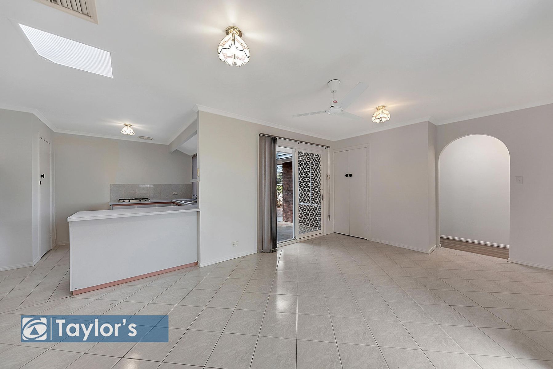 14 Birch Grove, Craigmore SA 5114, Craigmore - Thumbnail 4