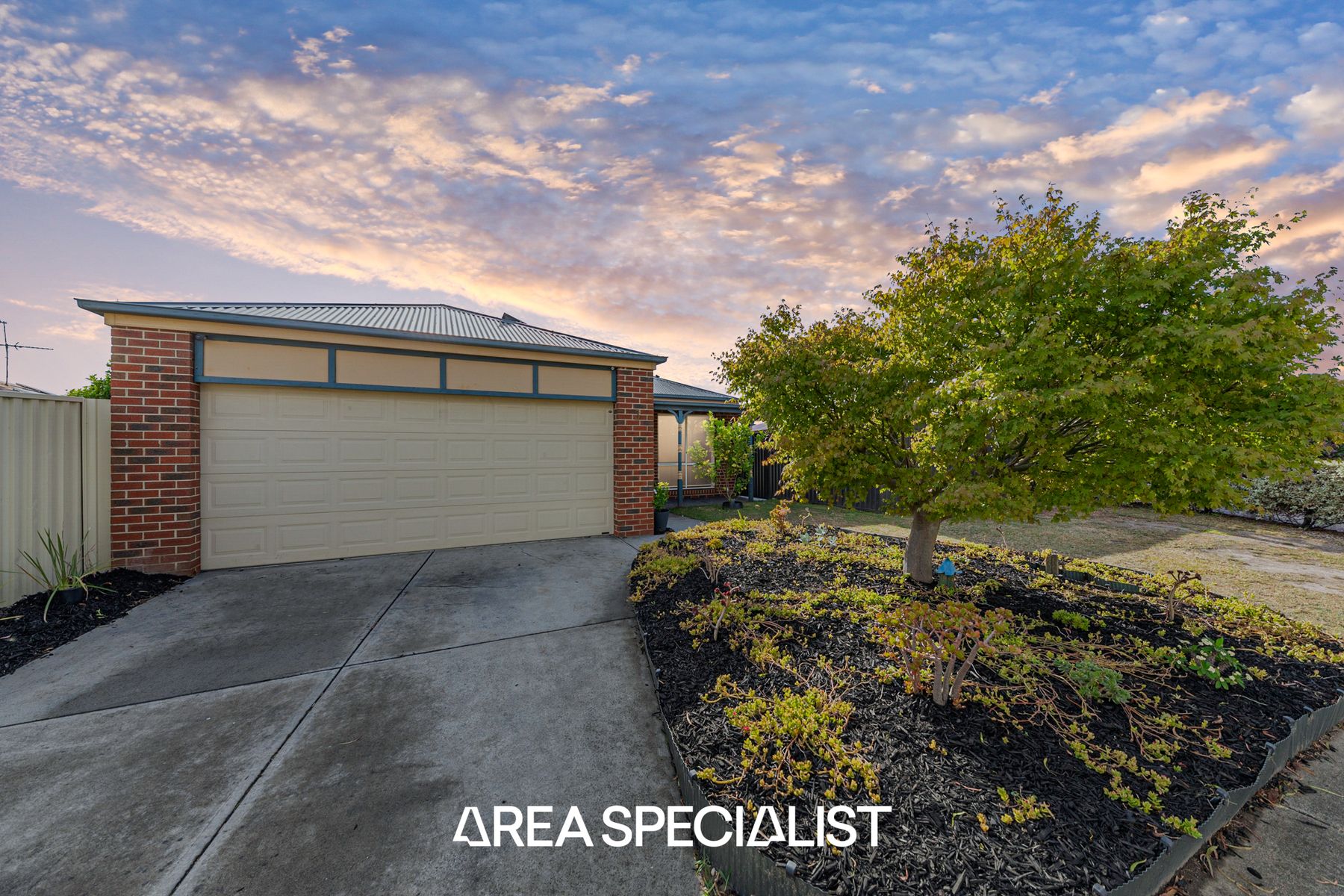 3 Iris Place, Pakenham, VIC 3810, Pakenham - Thumbnail 2