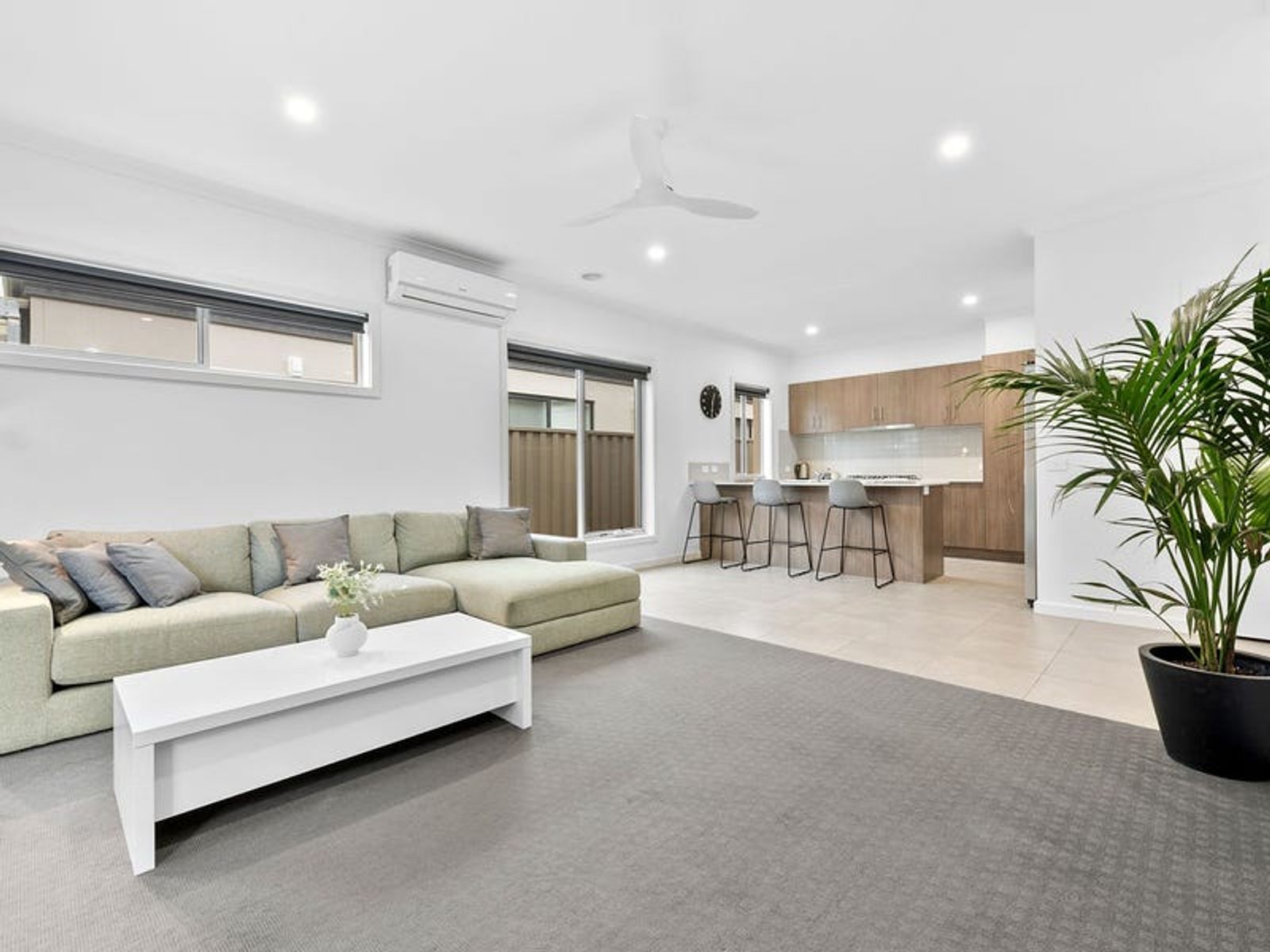 10A Godfrey Avenue, Cranbourne East, VIC 3977, Cranbourne East - Thumbnail 2